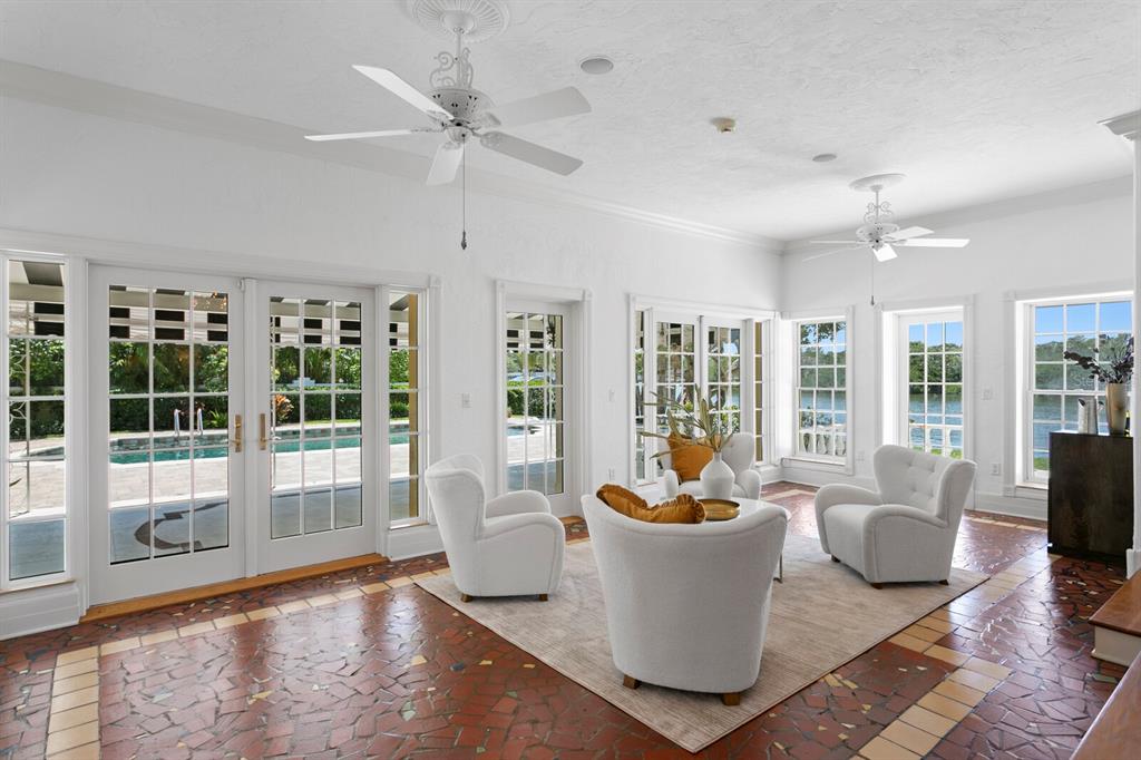 St Petersburg, Florida, 33704, United States, 4 Bedrooms Bedrooms, ,5 BathroomsBathrooms,Residential,For Sale,1794031