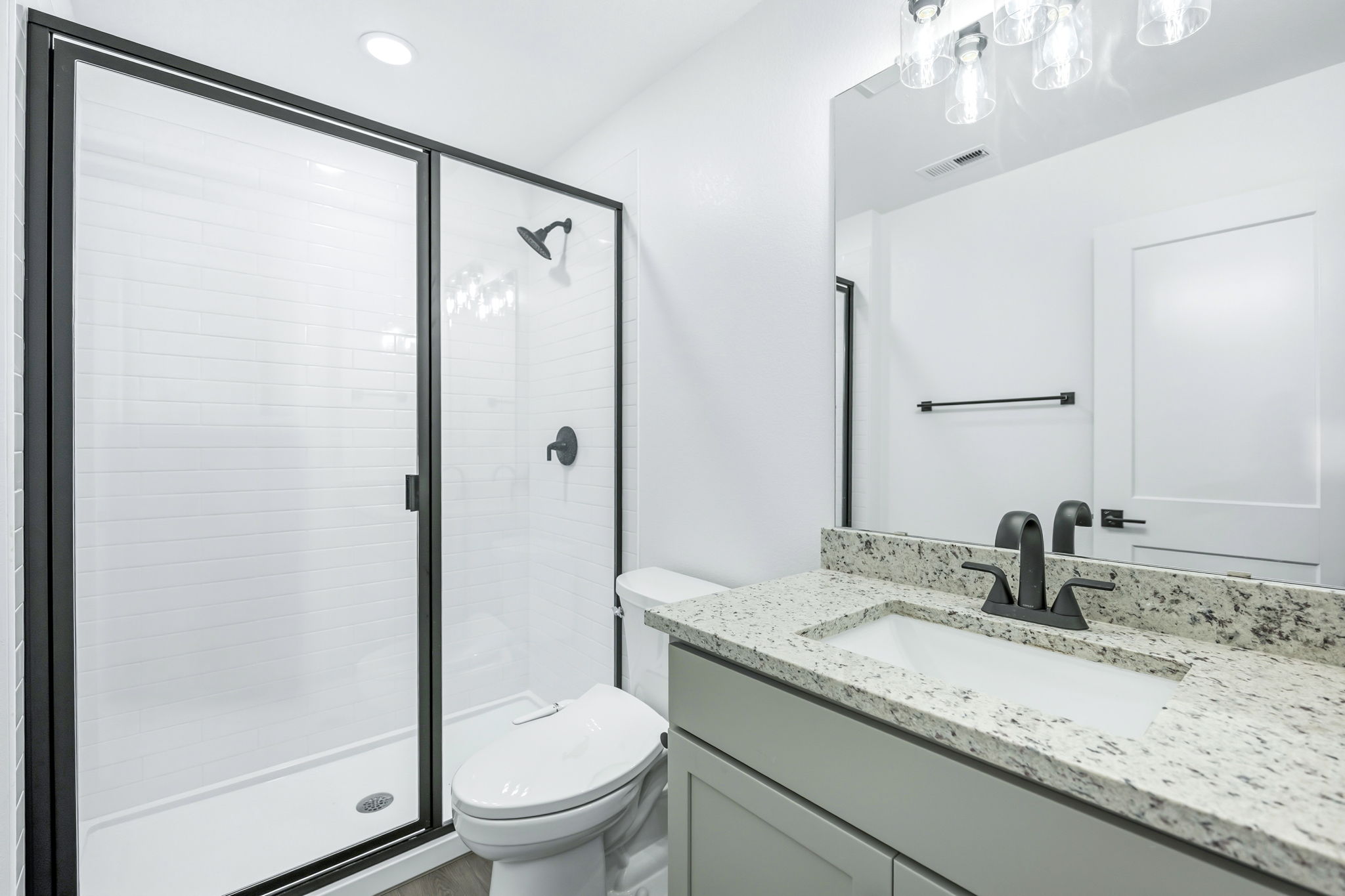  Thoughtfully designed brand new property in Englewood - 物件實景