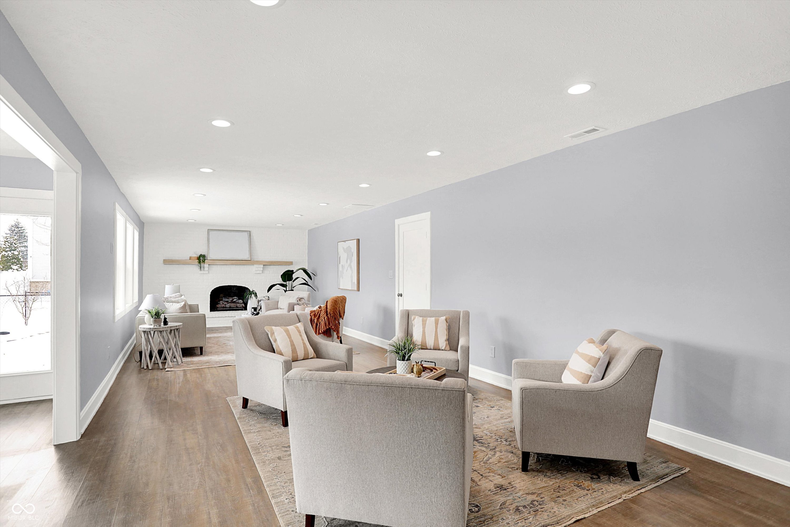 Zionsville, Indiana, 46077, United States, 3 Bedrooms Bedrooms, ,2 BathroomsBathrooms,Residential,For Sale,2001514