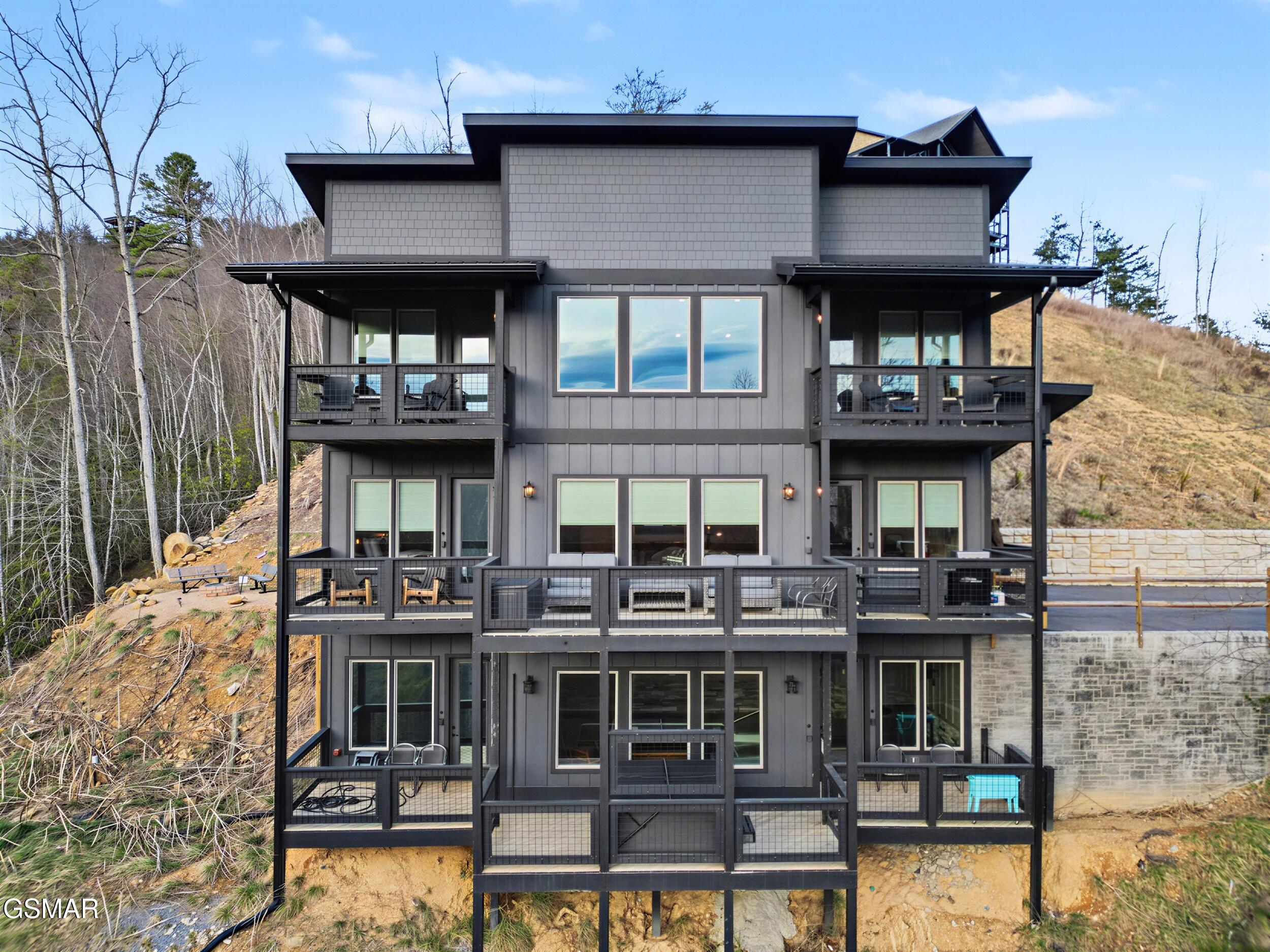 Gatlinburg, Tennessee, 37738, United States, 3 Bedrooms Bedrooms, ,4 BathroomsBathrooms,Residential,For Sale,2012548