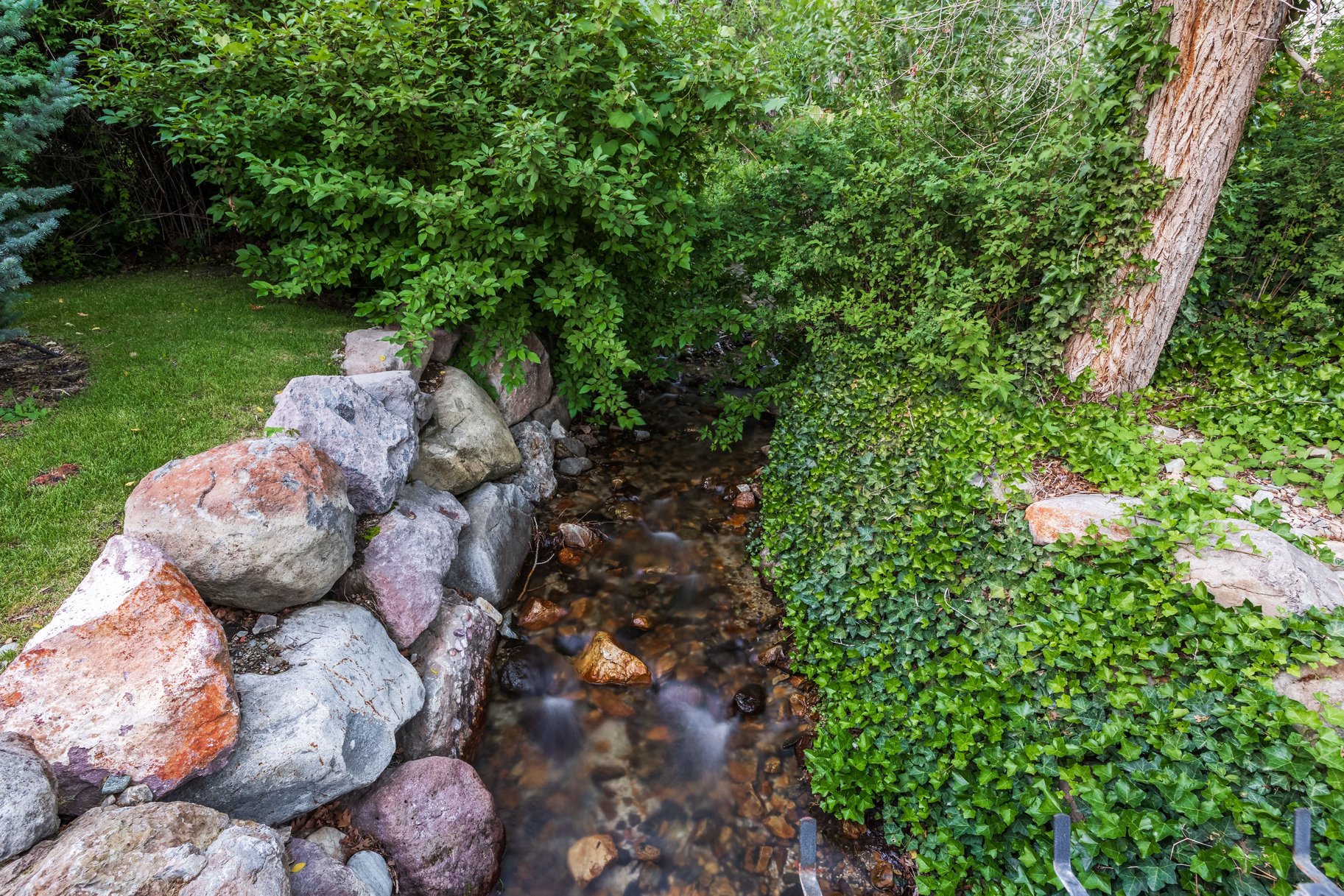  Private Gated Cottonwood Heights Retreat With Seasonal Stream & Mountain views - 物件實景