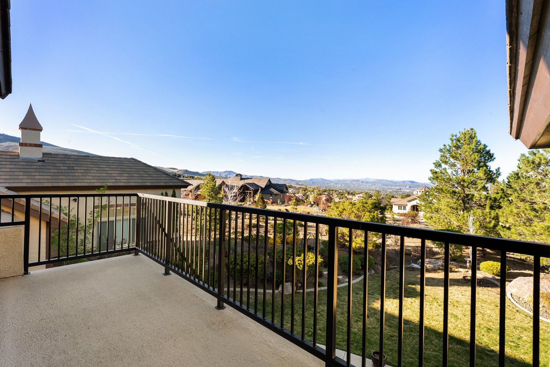  Private Mountain Estate with Elevated Views - 物件實景