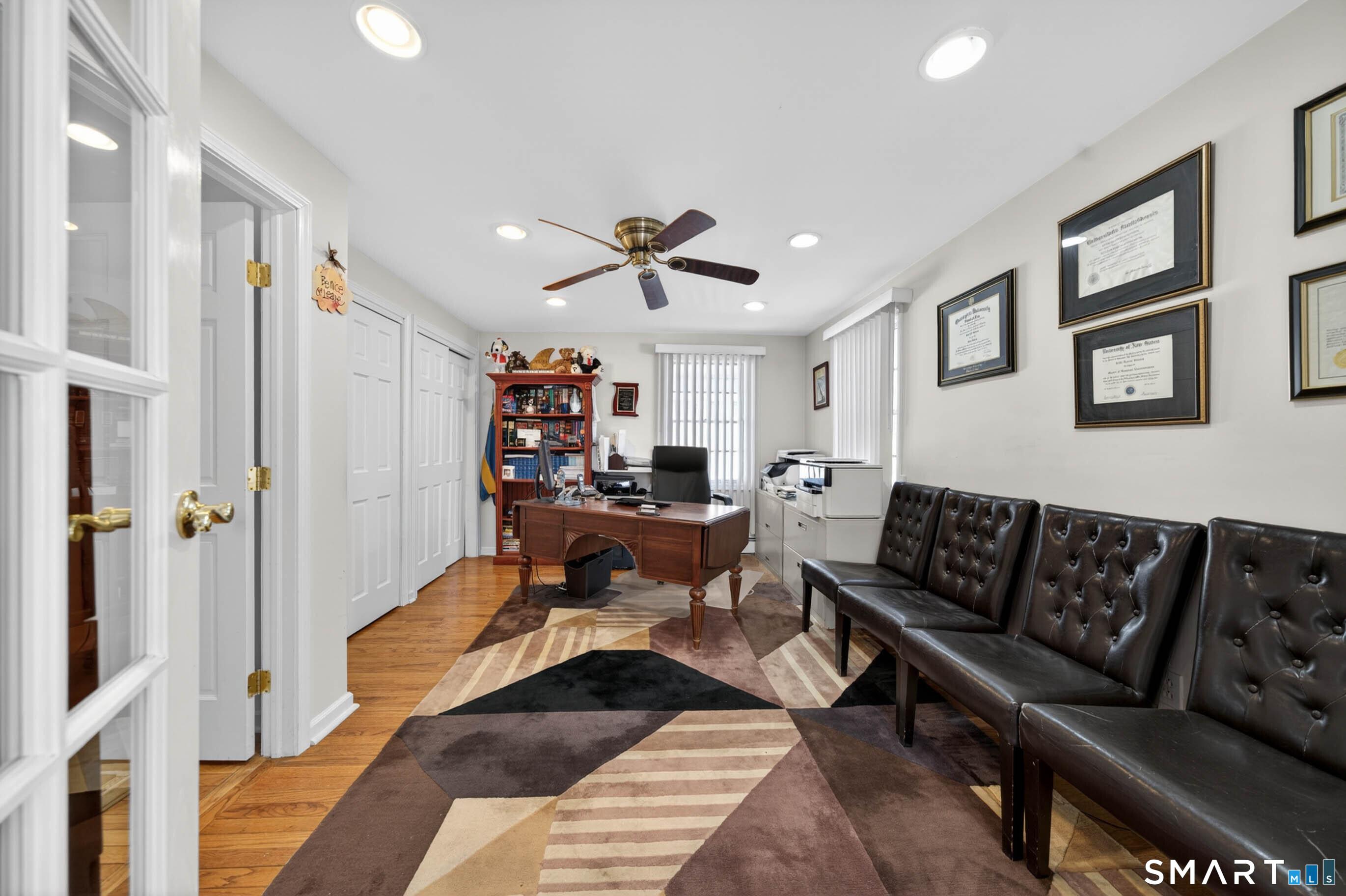 122, Connecticut, 06405, United States, 3 Bedrooms Bedrooms, ,2 BathroomsBathrooms,Residential,For Sale,2040354
