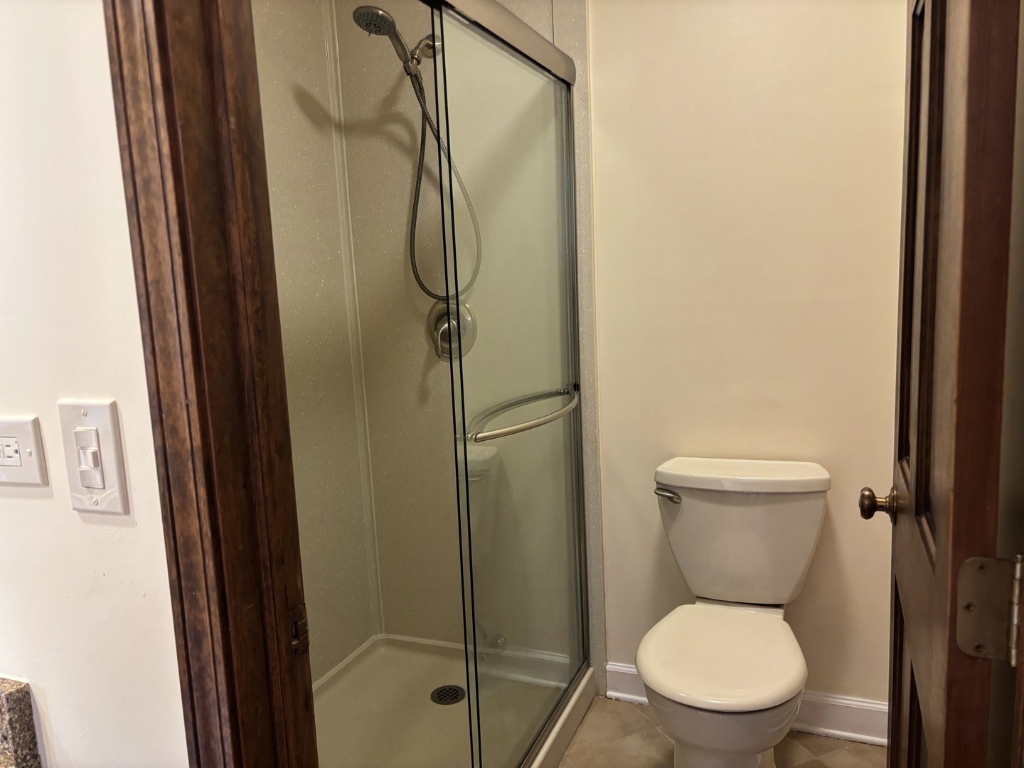 Hoffman Estates, Illinois, 60010, United States, 5 Bedrooms Bedrooms, ,3 BathroomsBathrooms,Residential,For Sale,1989423