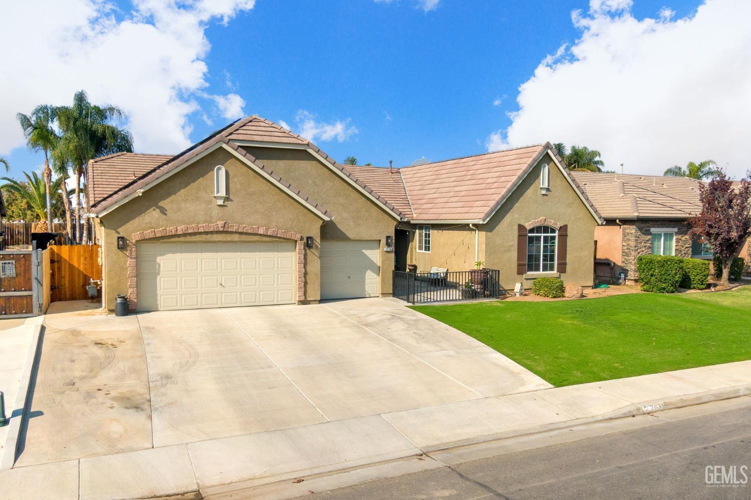 Bakersfield, California, 93312, United States, 3 Bedrooms Bedrooms, ,2 BathroomsBathrooms,Residential,For Sale,1989296