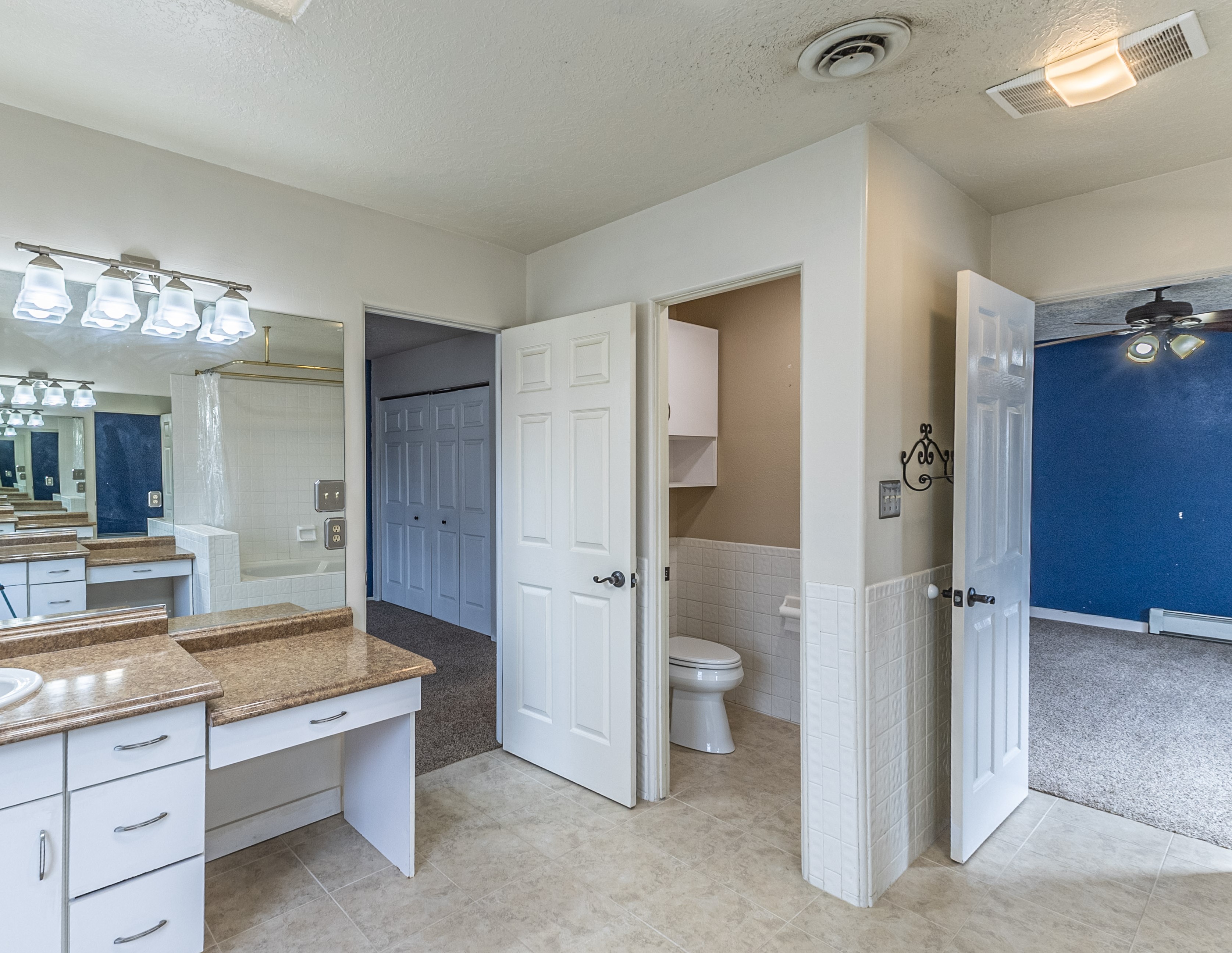 Farmington, New Mexico, 87402, United States, 4 Bedrooms Bedrooms, ,3 BathroomsBathrooms,Residential,For Sale,1995445