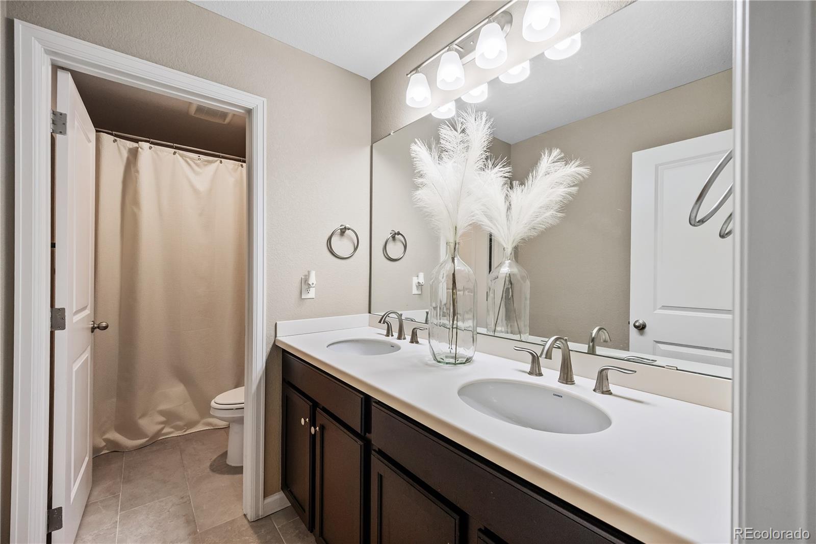 Aurora, Colorado, 80016, United States, 5 Bedrooms Bedrooms, ,5 BathroomsBathrooms,Residential,For Sale,2003486