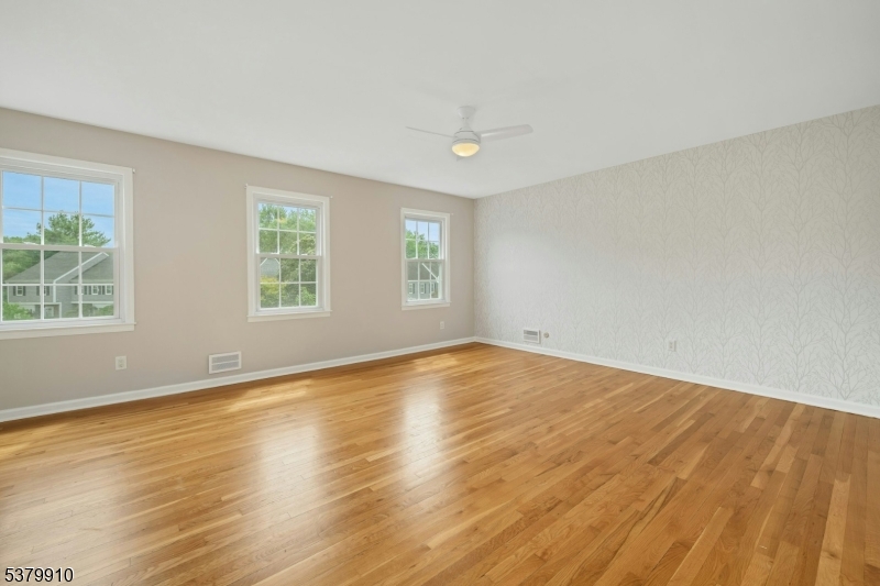 Mendham Boro, New Jersey, 07945, United States, 2 Bedrooms Bedrooms, ,3 BathroomsBathrooms,Residential,For Sale,1926186