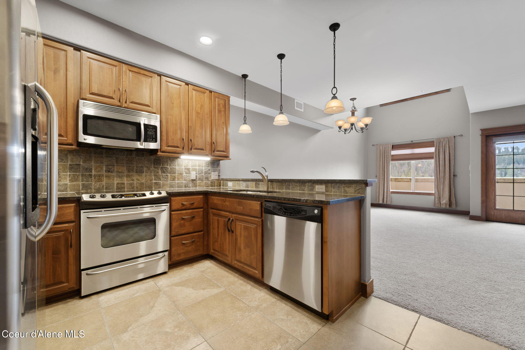 Coeur d'Alene, Idaho, 83814, United States, 2 Bedrooms Bedrooms, ,3 BathroomsBathrooms,Residential,For Sale,2022050