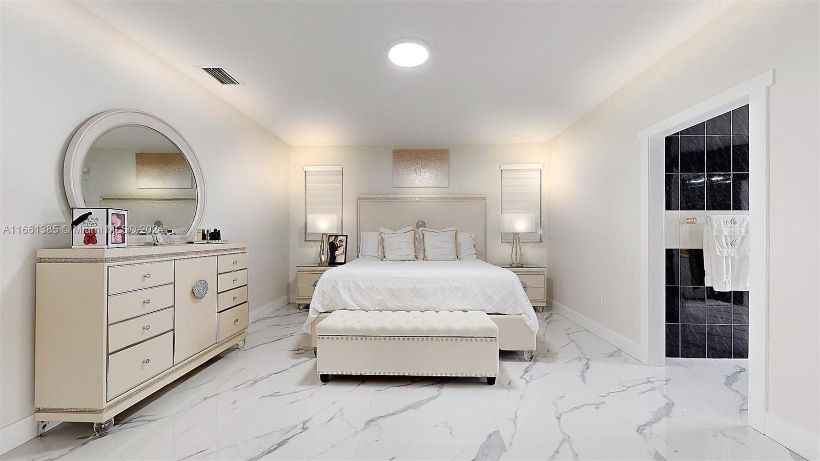 Miami, Florida, 33175, United States, 5 Bedrooms Bedrooms, ,4 BathroomsBathrooms,Residential,For Sale,1978992