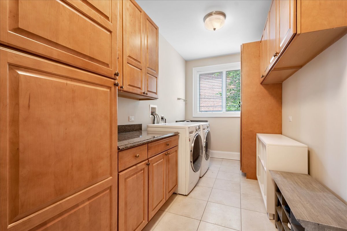 Vernon Hills, Illinois, 60061, United States, 4 Bedrooms Bedrooms, ,4 BathroomsBathrooms,Residential,For Sale,1940393