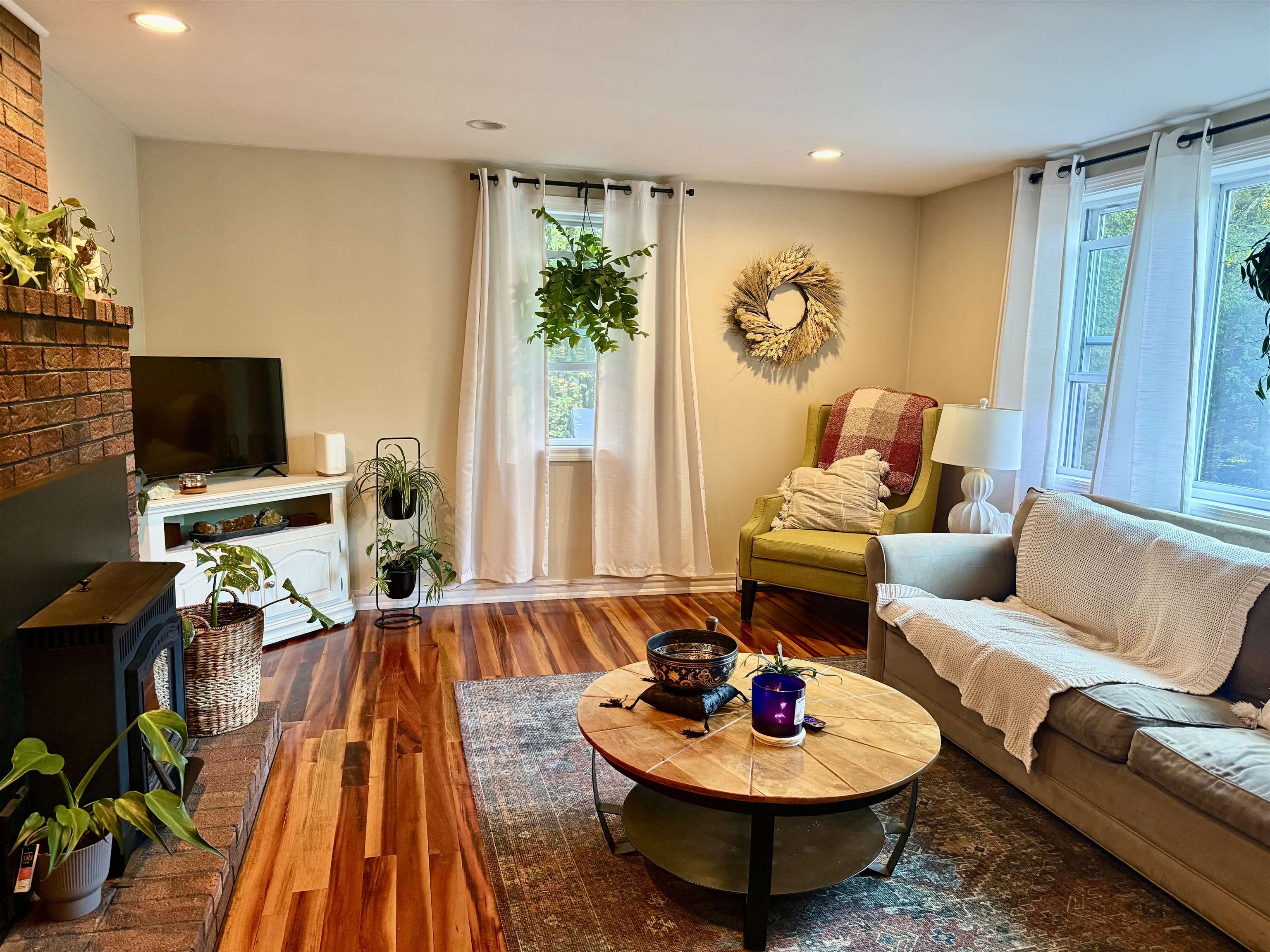 Newton, New Hampshire, 03858, United States, 3 Bedrooms Bedrooms, ,2 BathroomsBathrooms,Residential,For Sale,1981448