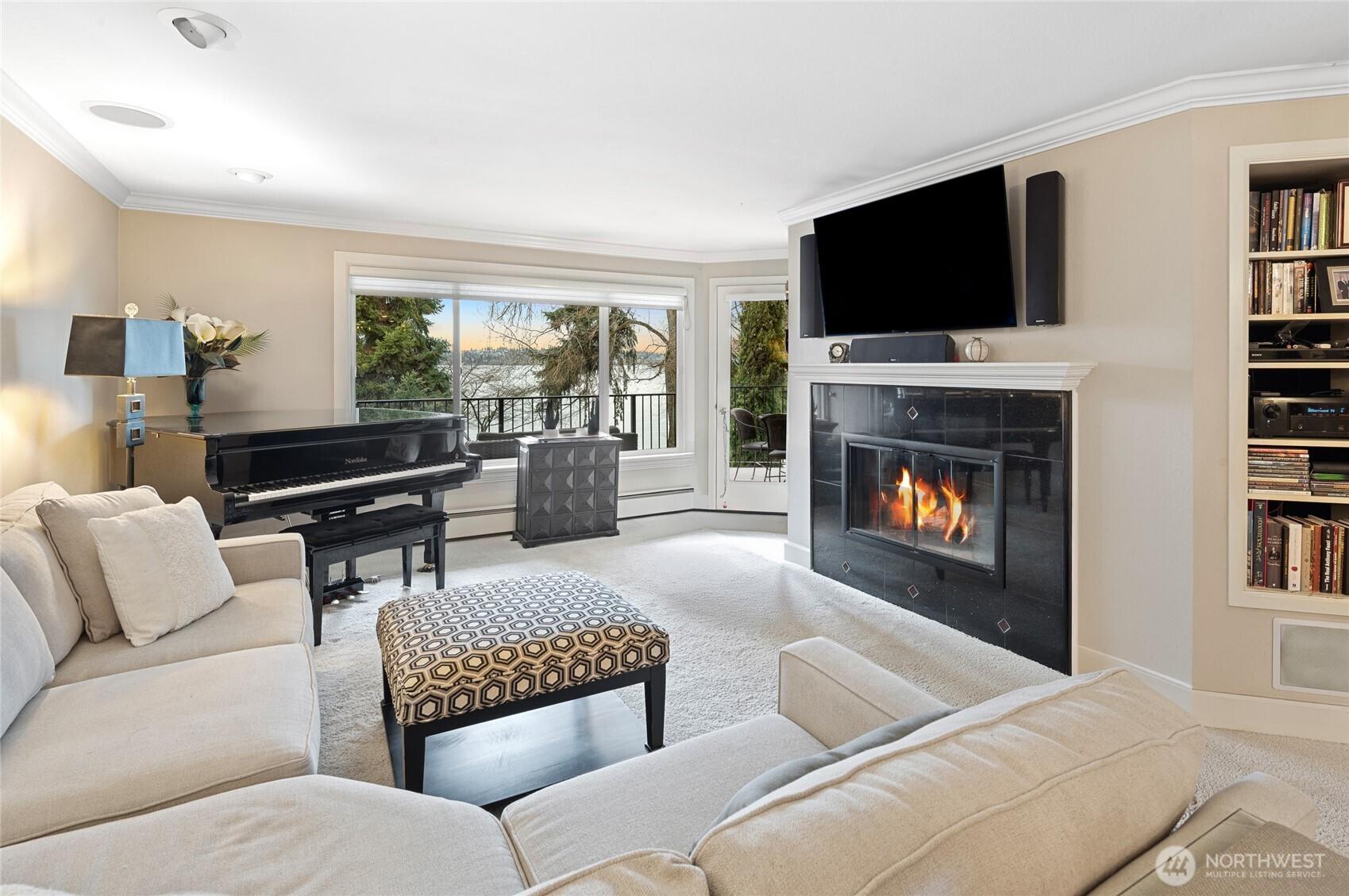 KIRKLAND, Washington, 98033, United States, 2 Bedrooms Bedrooms, ,2 BathroomsBathrooms,Residential,For Sale,1827851
