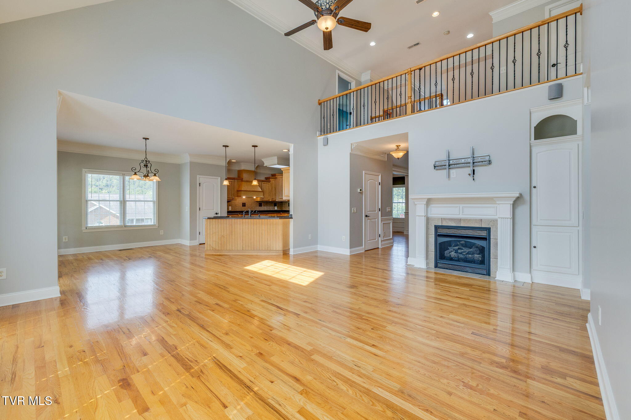 Kingsport, Tennessee, 37660, United States, 3 Bedrooms Bedrooms, ,4 BathroomsBathrooms,Residential,For Sale,1984458