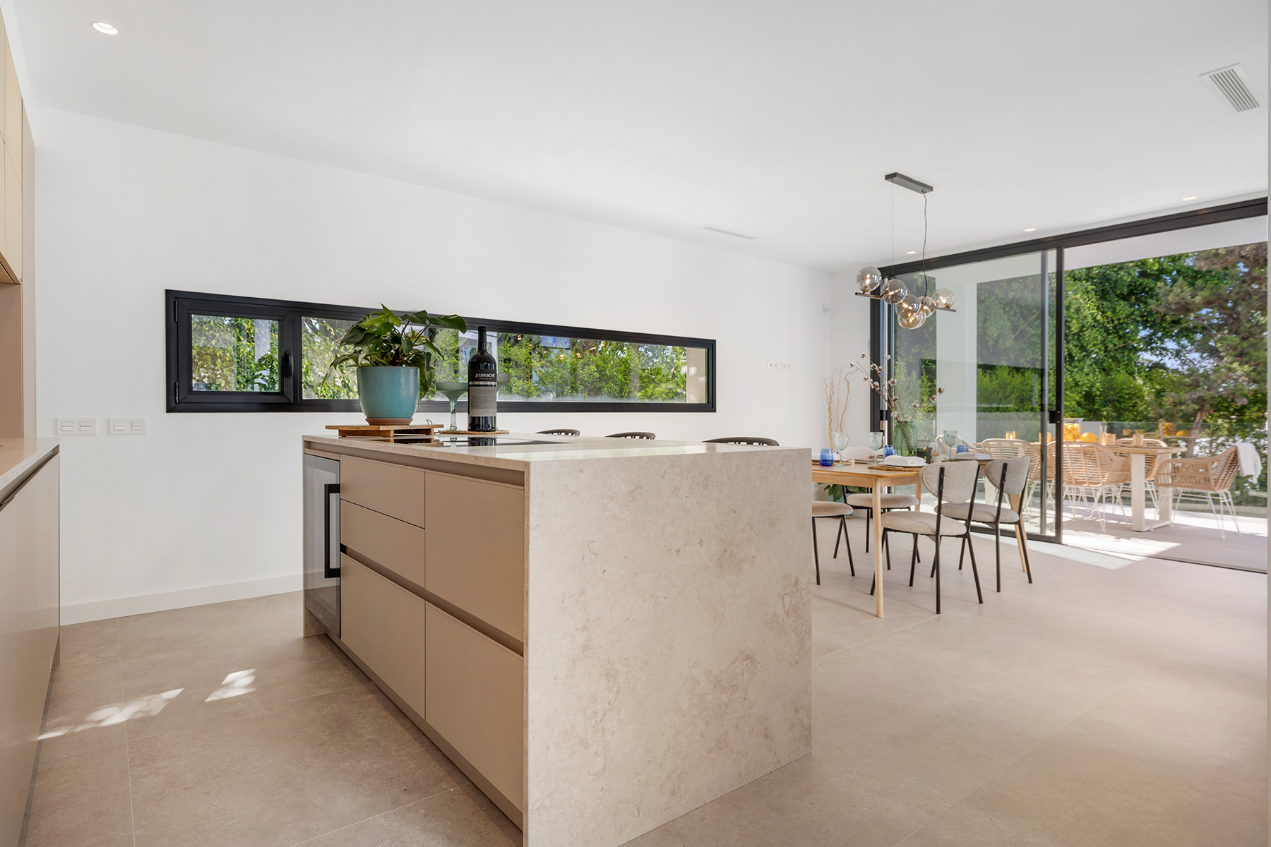  Newly Built Villa a Short Walk to the Beach in the Prestigious Marbesa Area - 物件實景