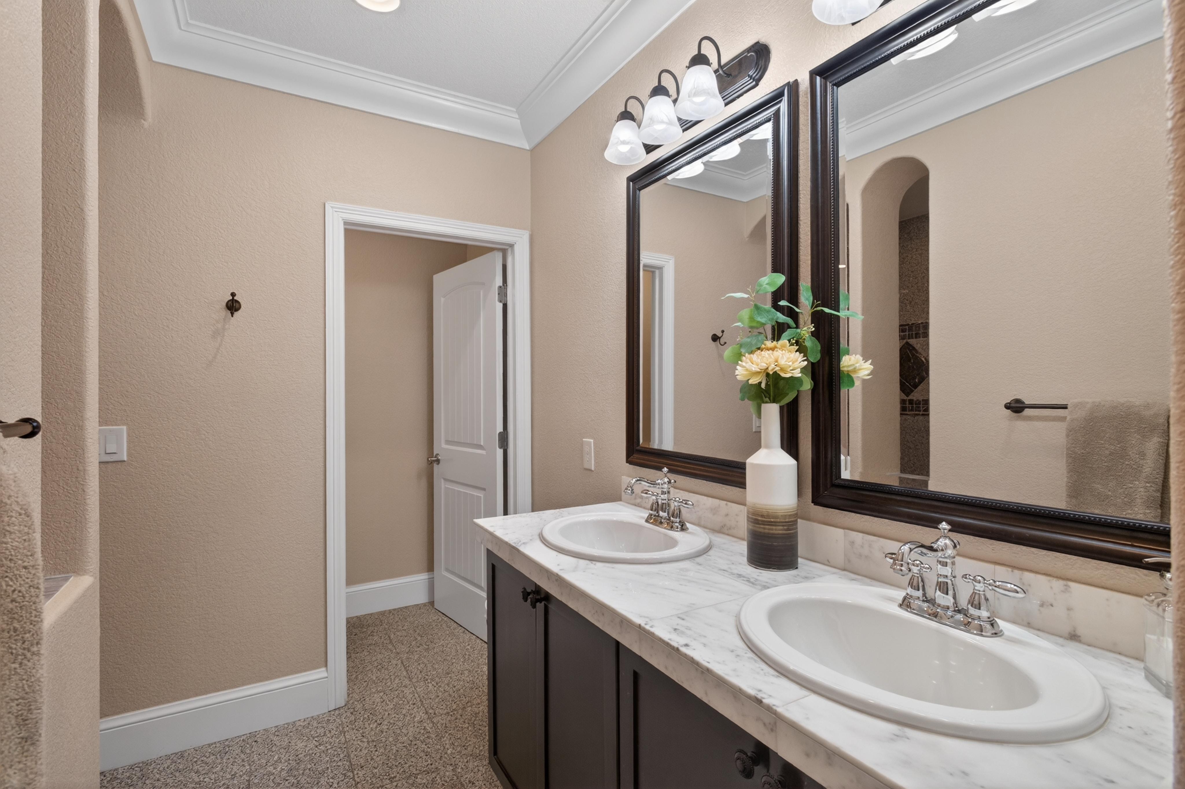  Backcountry Living: Open Space Views, Wet Bar Theater & Luxury Primary Suite - 物件實景