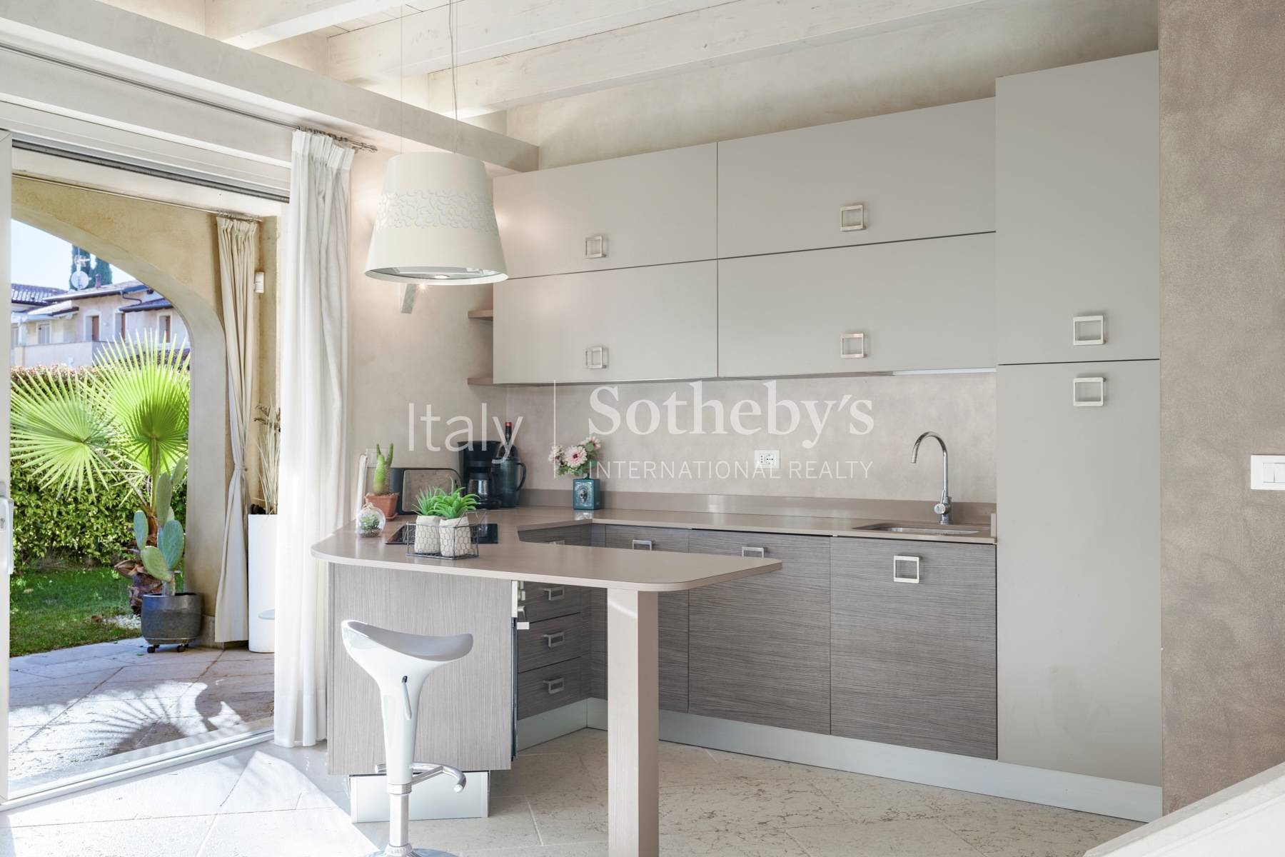  Detached home within a residential complex with swimming pool - 物件實景