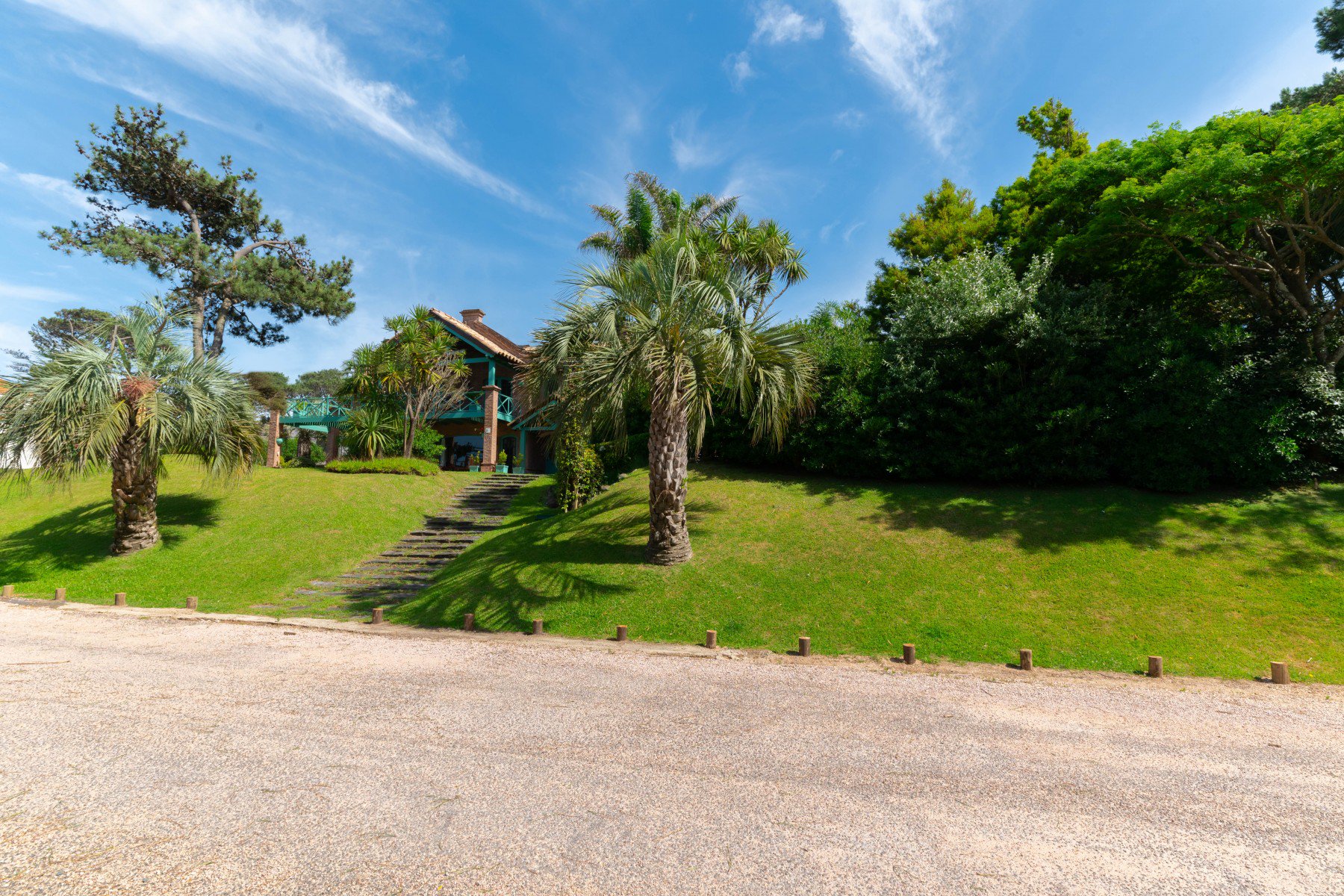  Spacious Family House with 4 Bedrooms and Full Service - 物件實景