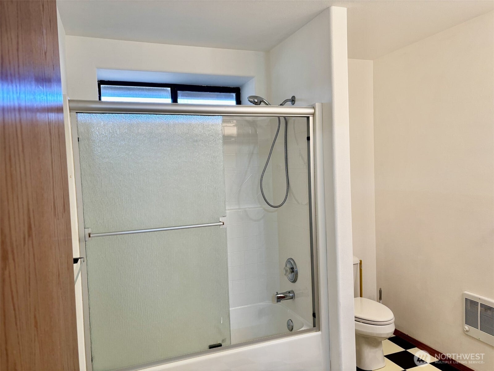 Wenatchee, Washington, 98801, United States, 5 Bedrooms Bedrooms, ,4 BathroomsBathrooms,Residential,For Sale,1723566