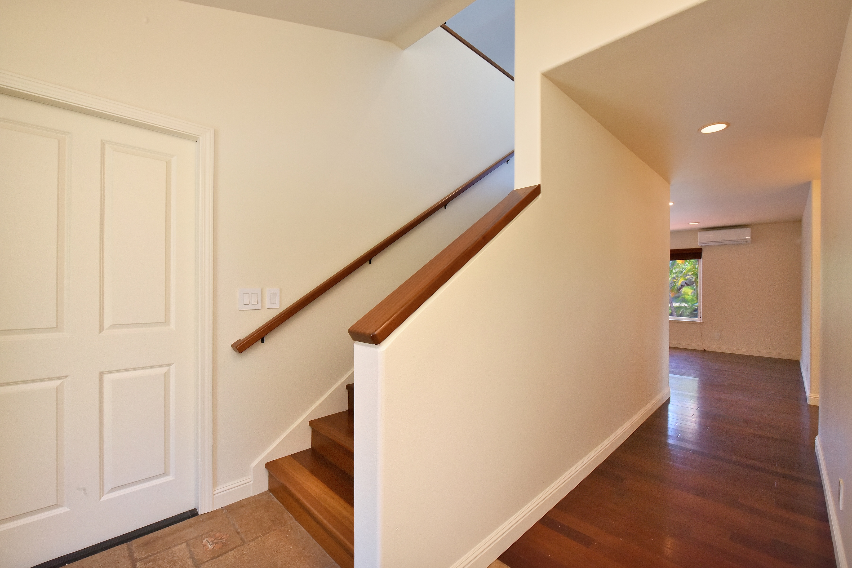  Updated two-story home featuring ocean and island views - 物件實景