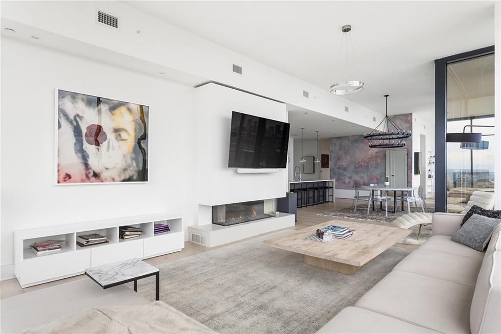 Atlanta, Georgia, 30318, United States, 2 Bedrooms Bedrooms, ,3 BathroomsBathrooms,Residential,For Sale,1849919