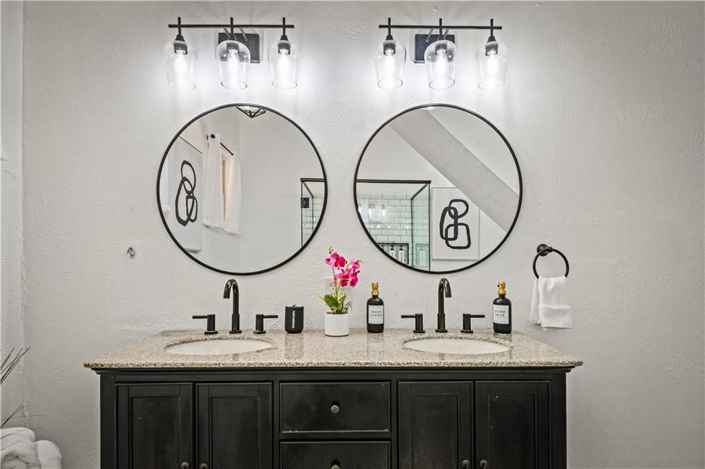 New Orleans, Louisiana, 70114, United States, 5 Bedrooms Bedrooms, ,2 BathroomsBathrooms,Residential,For Sale,1989356