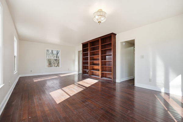 Middlesboro, Kentucky, 40965, United States, 3 Bedrooms Bedrooms, ,2 BathroomsBathrooms,Residential,For Sale,2012565