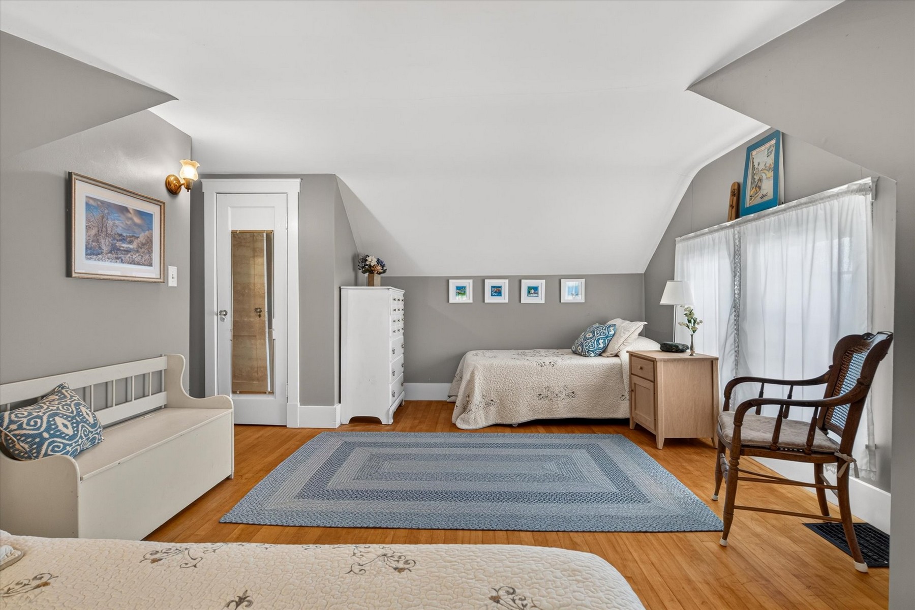  124 Bellevue Avenue - 物件實景