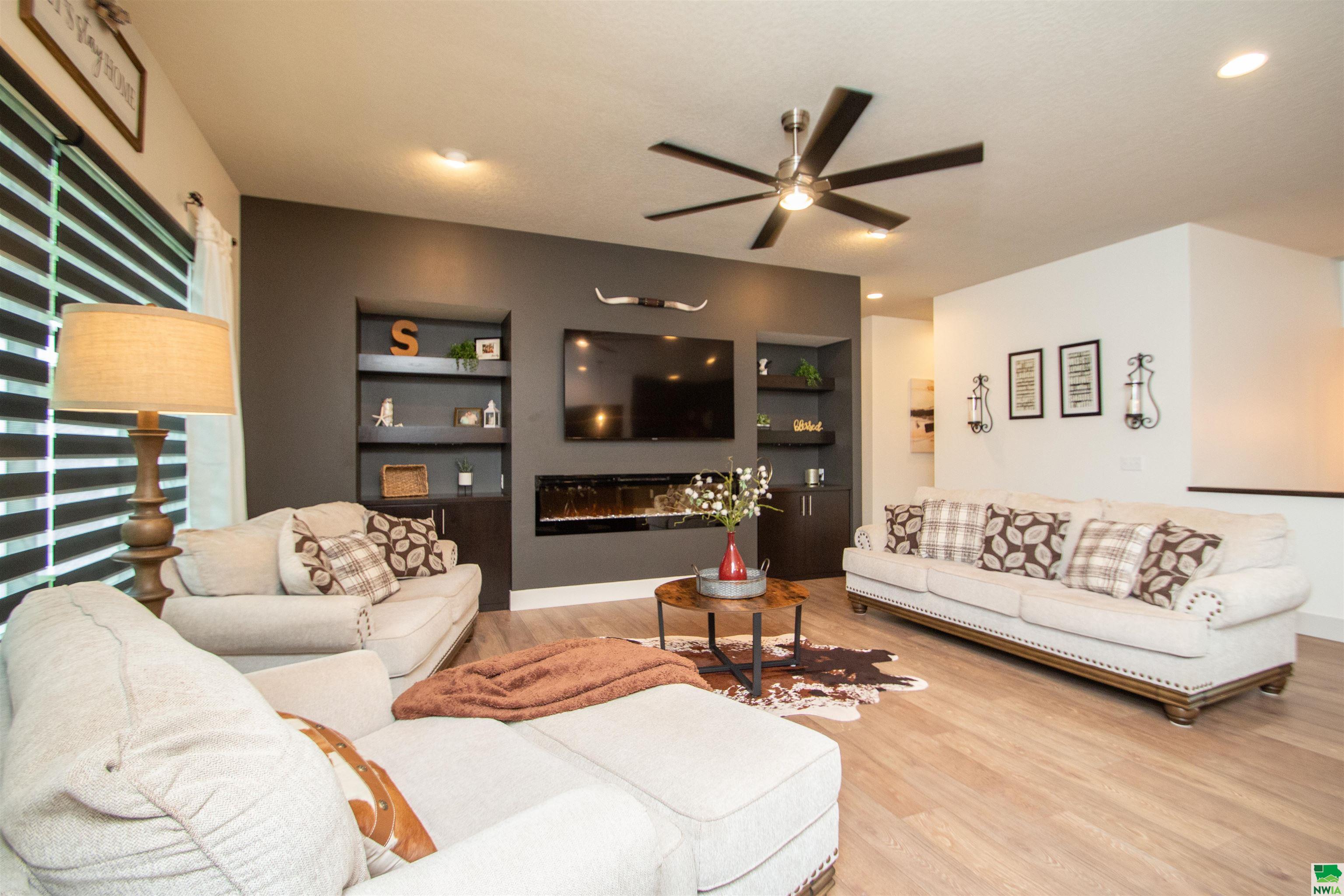 Dakota Dunes, South Dakota, 57049, United States, 3 Bedrooms Bedrooms, ,3 BathroomsBathrooms,Residential,For Sale,1984312