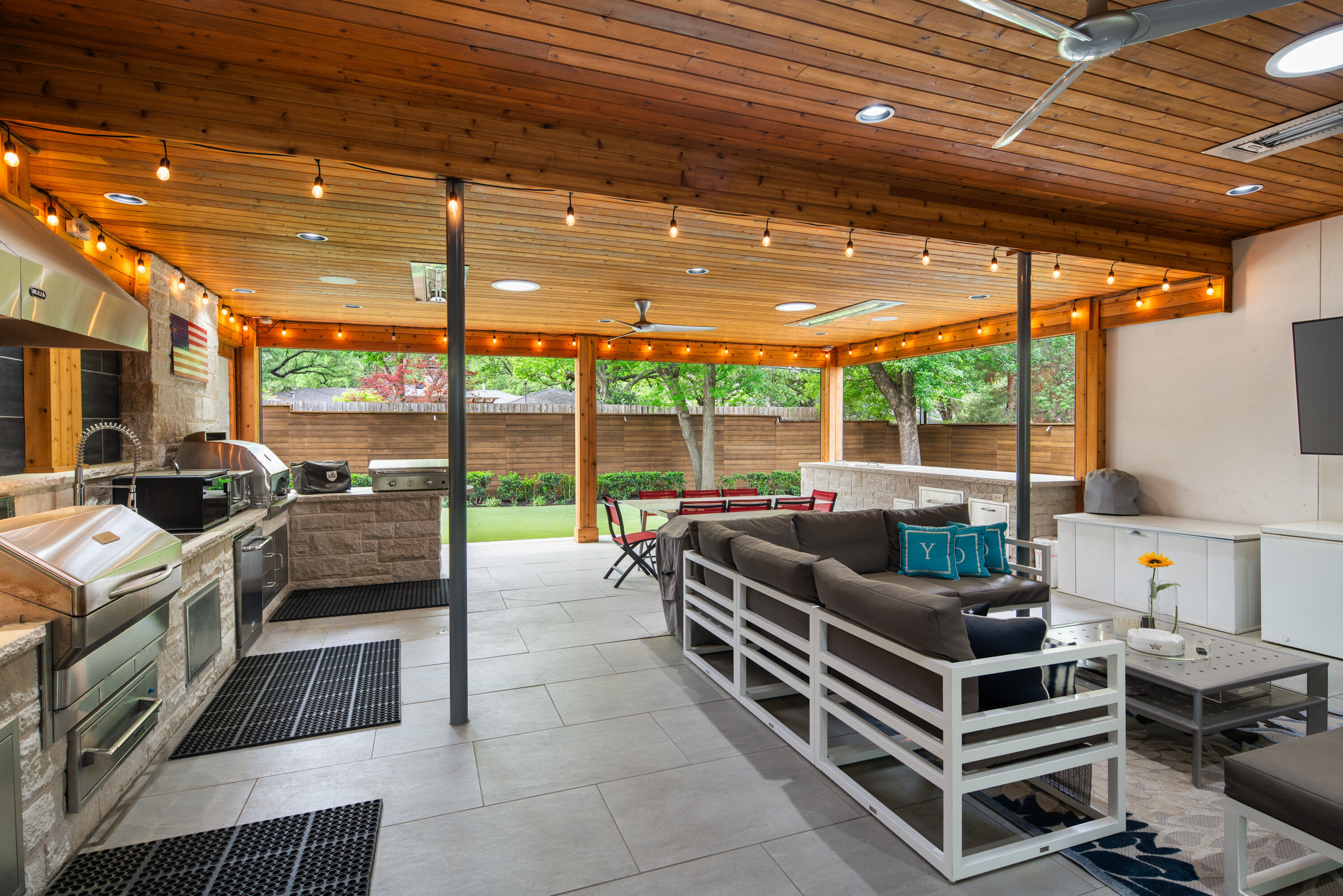  Modern, Distinctive, and Thoughtfully Designed in Melshire Estates - 物件實景