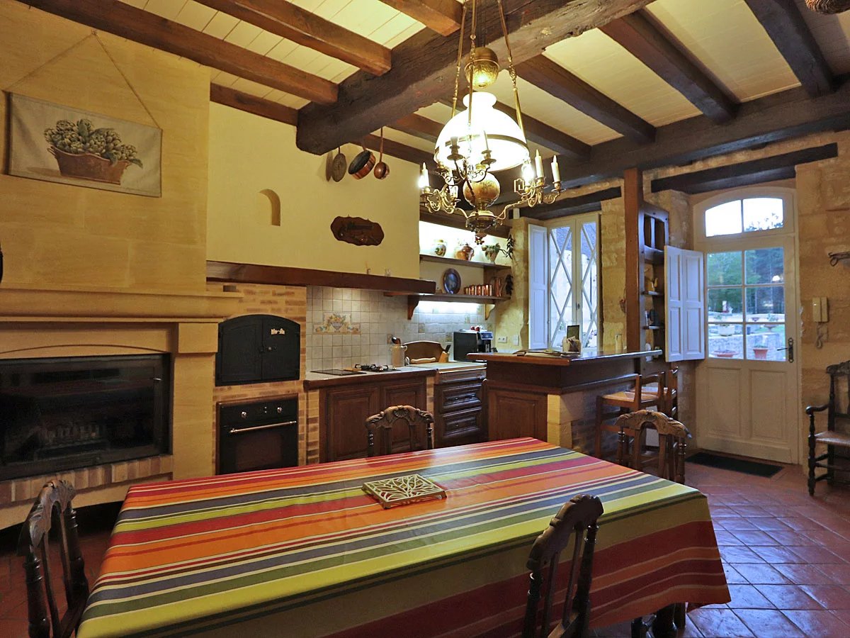 Bergerac, New Aquitaine, 24100, FR, 6 Bedrooms Bedrooms, ,4 BathroomsBathrooms,Residential,For Sale,1995551