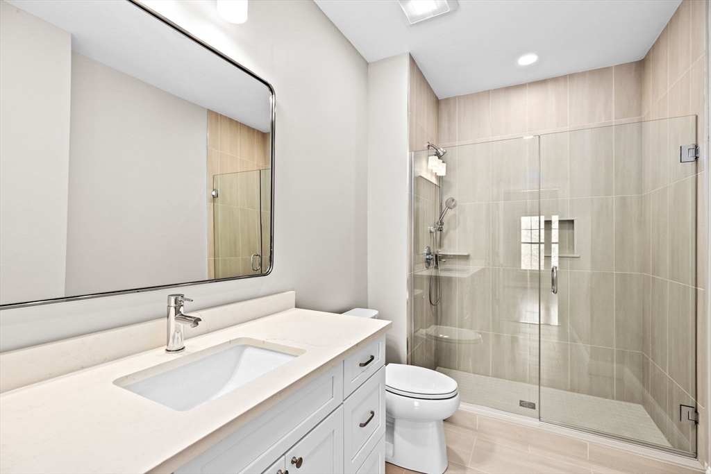 Milton, Massachusetts, 02186, United States, 2 Bedrooms Bedrooms, ,2 BathroomsBathrooms,Residential,For Sale,1865271