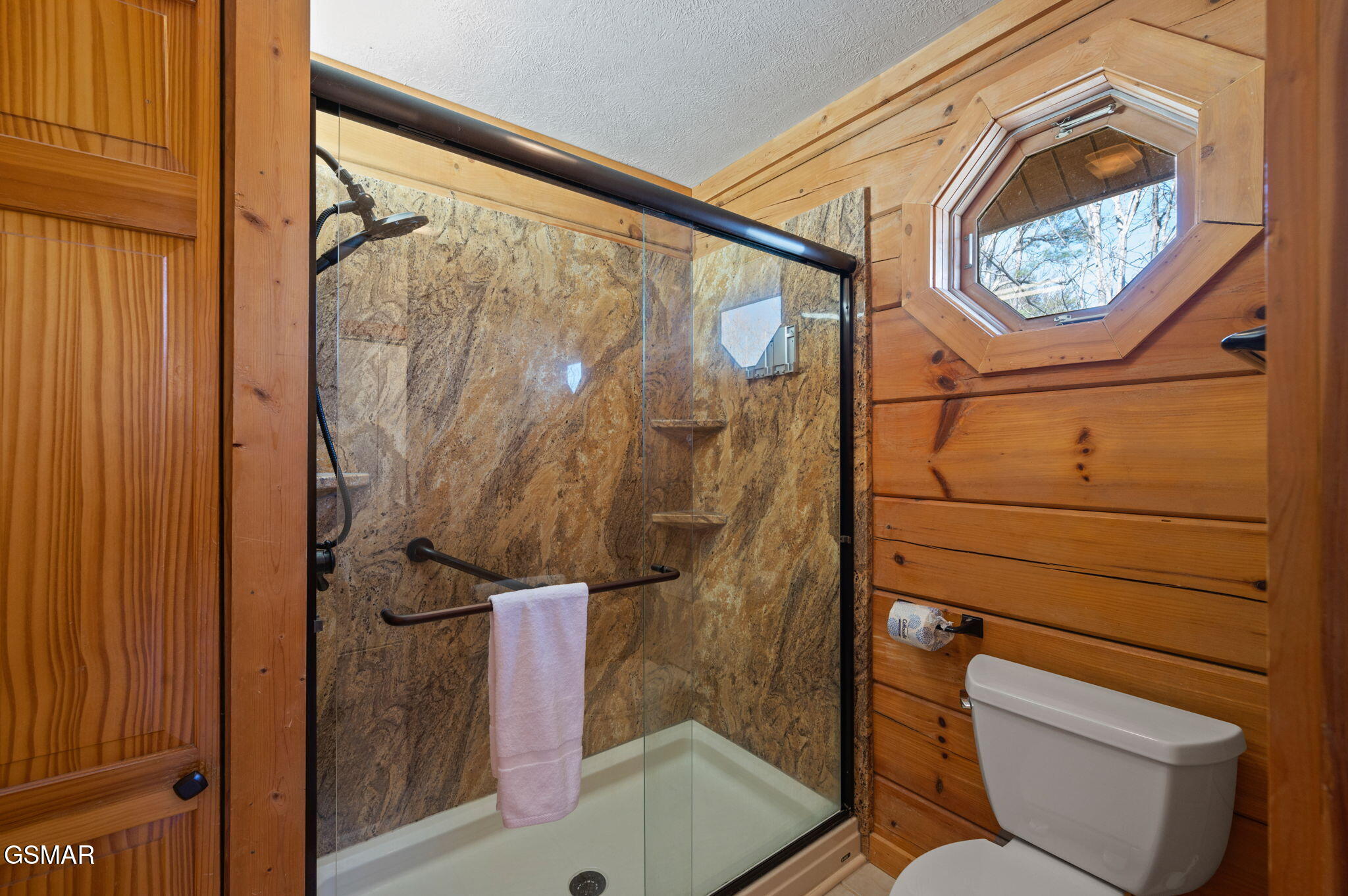 Gatlinburg, Tennessee, 37738, United States, 3 Bedrooms Bedrooms, ,3 BathroomsBathrooms,Residential,For Sale,1977733