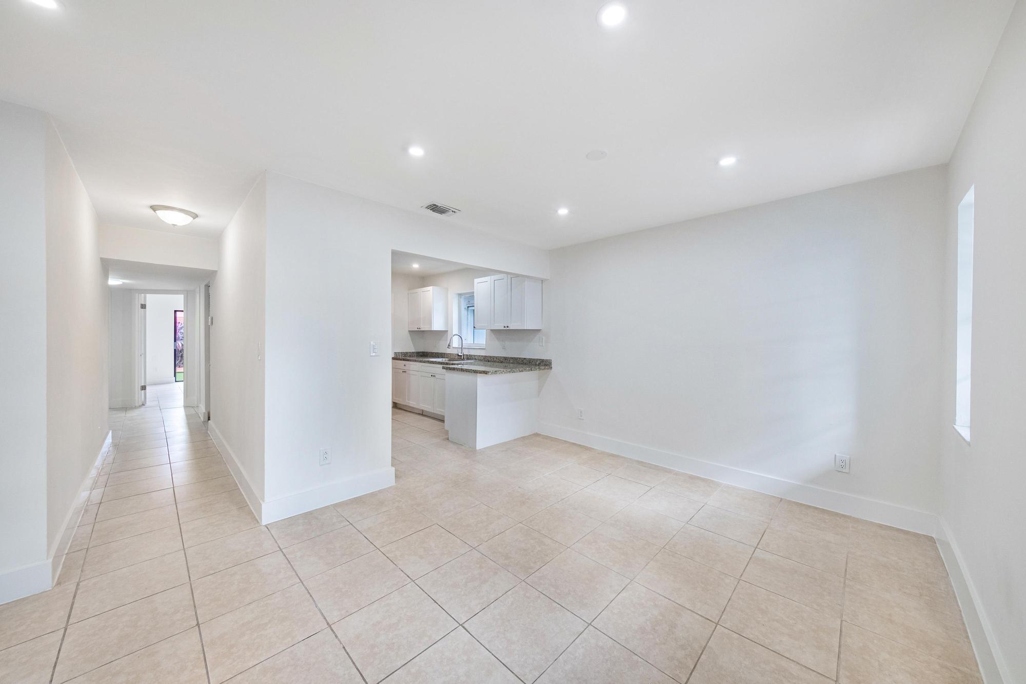 Hialeah, Florida, 33012, United States, 4 Bedrooms Bedrooms, ,3 BathroomsBathrooms,Residential,For Sale,1996510