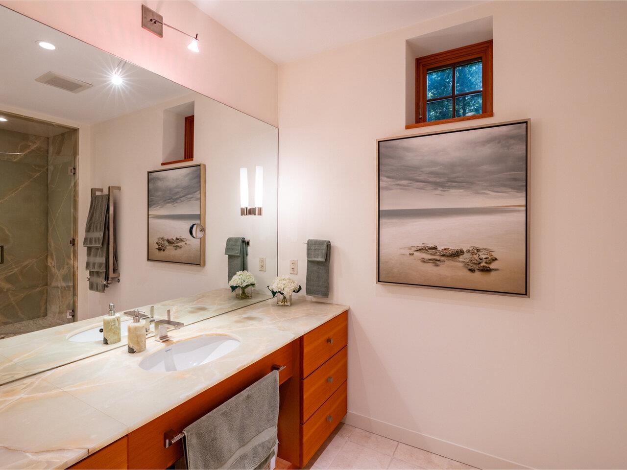 Shelburne, Vermont, 05482, United States, 4 Bedrooms Bedrooms, ,5 BathroomsBathrooms,Residential,For Sale,1857378