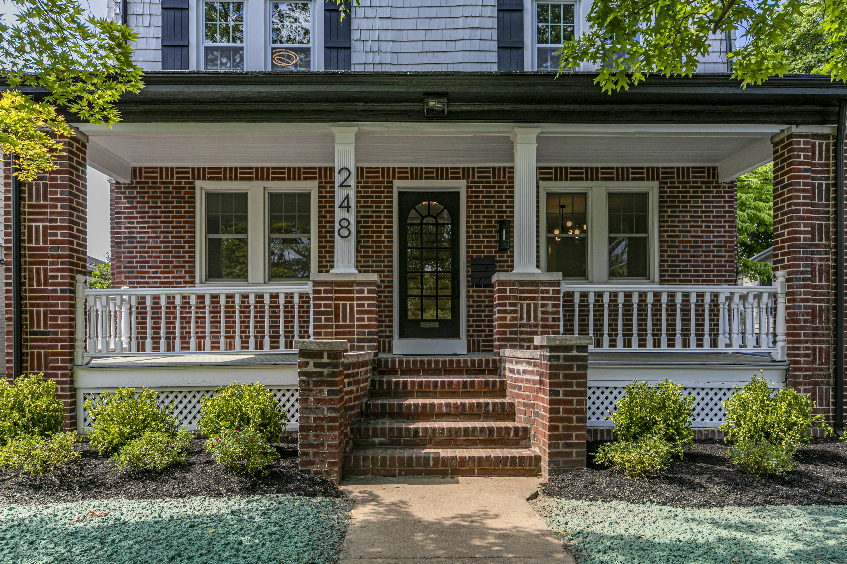  Smartly Updated Vintage Home with a Perfect Location - 物件實景