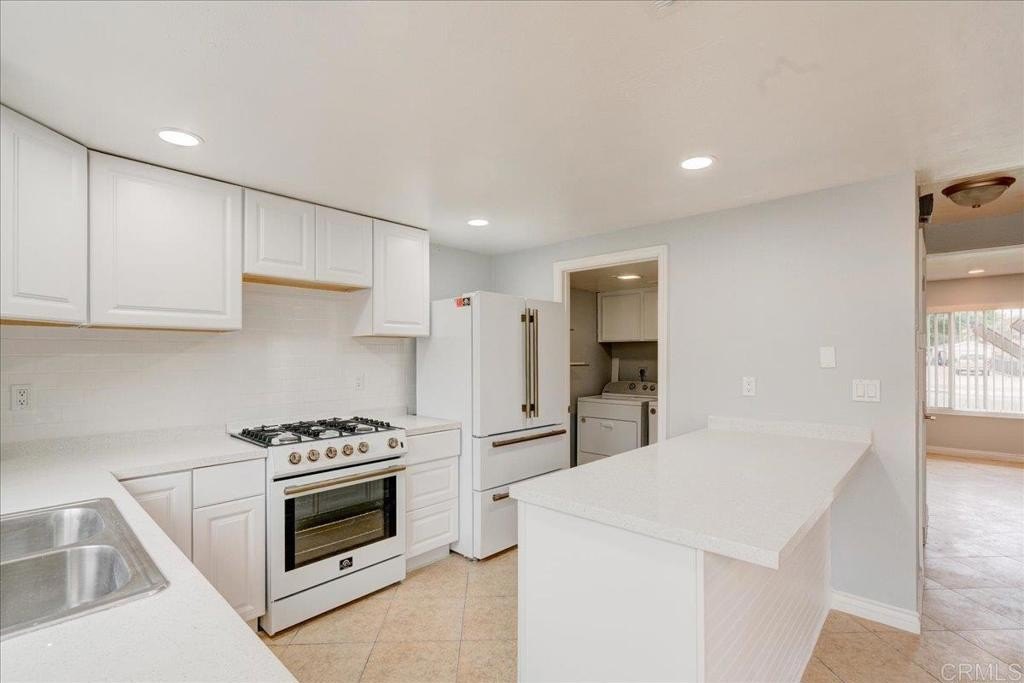 San Ysidro, California, 92173, United States, 3 Bedrooms Bedrooms, ,2 BathroomsBathrooms,Residential,For Sale,1847201