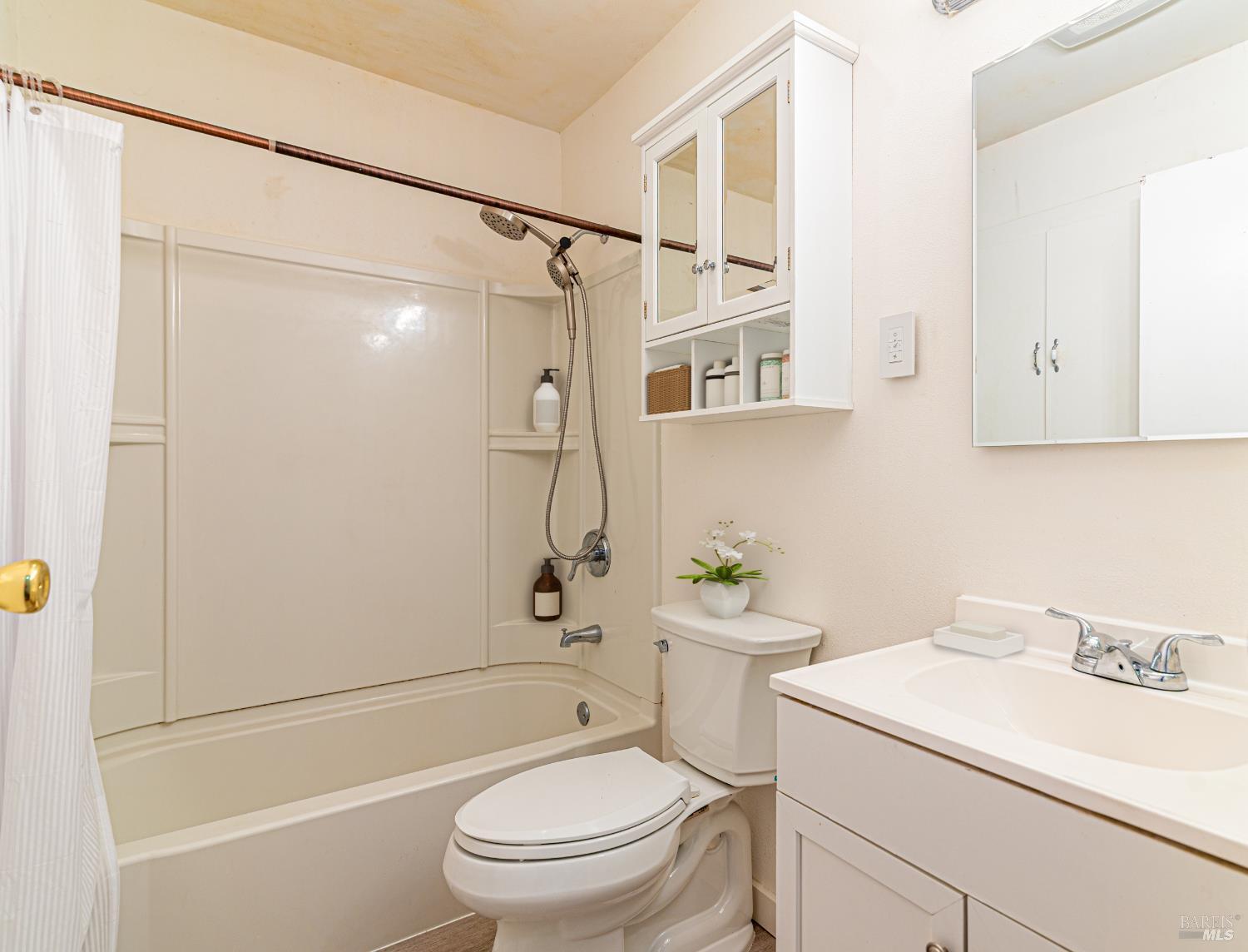 Santa Rosa, California, 95409, United States, 3 Bedrooms Bedrooms, ,2 BathroomsBathrooms,Residential,For Sale,1992423