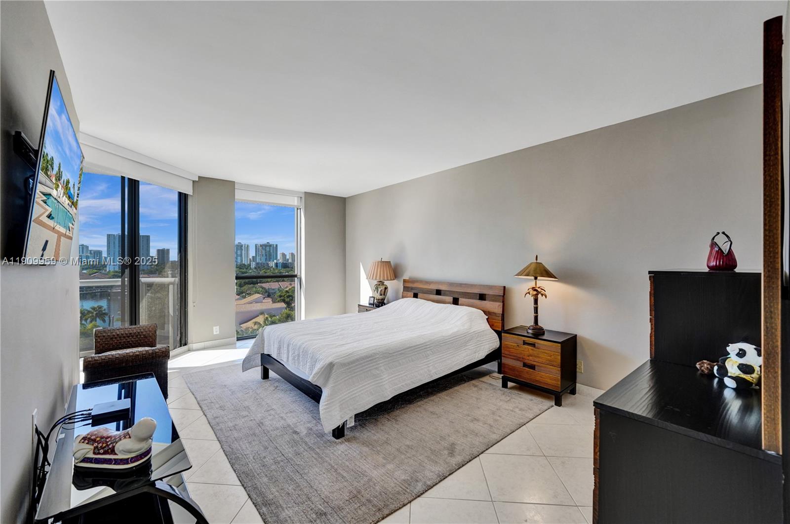 Aventura, Florida, 33180, United States, 2 Bedrooms Bedrooms, ,2 BathroomsBathrooms,Residential,For Sale,1988948