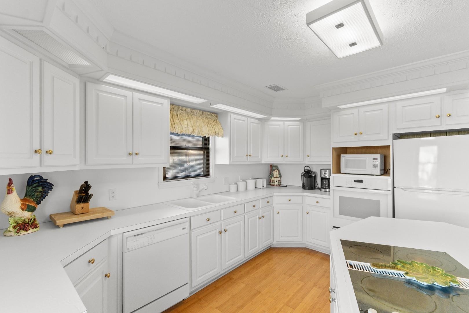 North Myrtle Beach, South Carolina, 29582, United States, 4 Bedrooms Bedrooms, ,2 BathroomsBathrooms,Residential,For Sale,2015059