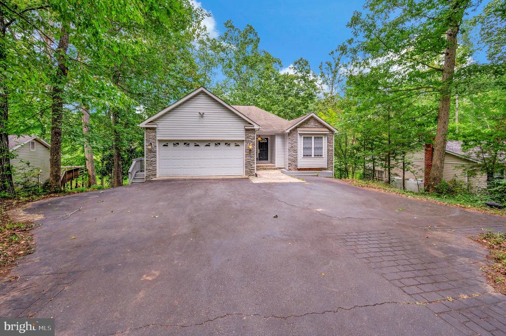 Locust Grove, Virginia, 22508, United States, 4 Bedrooms Bedrooms, ,3 BathroomsBathrooms,Residential,For Sale,1976056