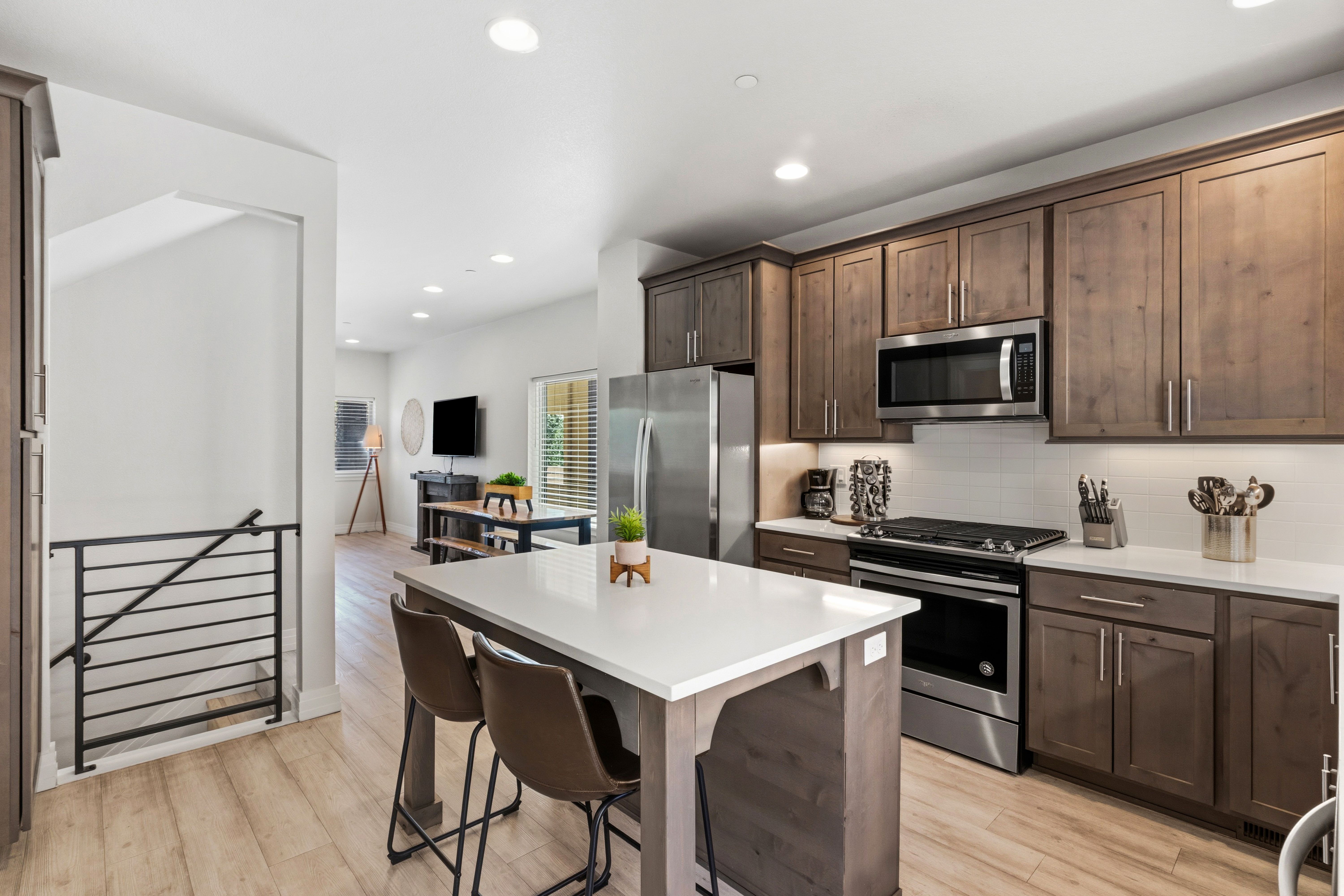  Furnished Modern Townhome - 物件實景