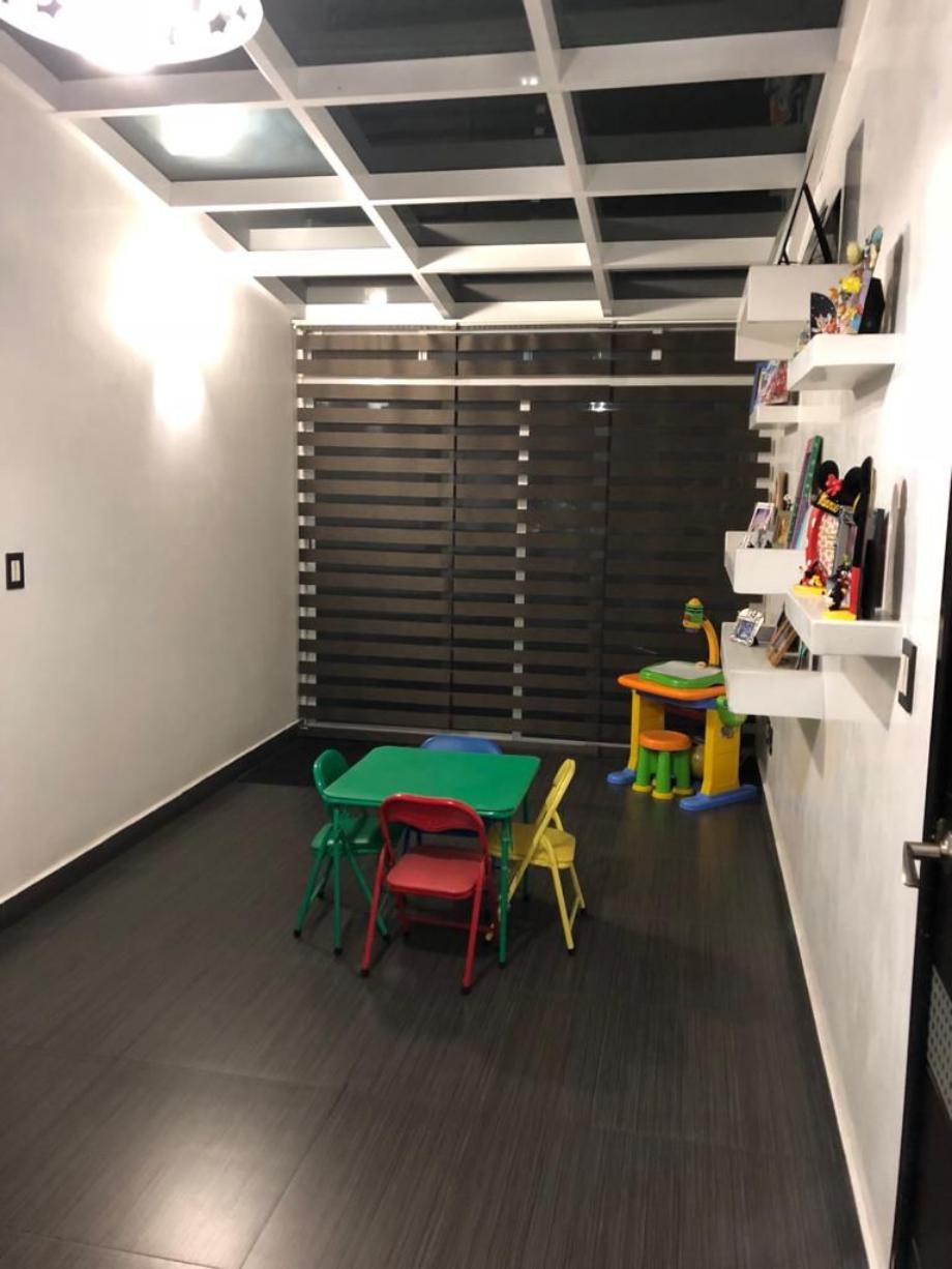 Metepec, Estado de México, 52172, Mexico, 4 Bedrooms Bedrooms, ,4 BathroomsBathrooms,Residential,For Sale,2003494