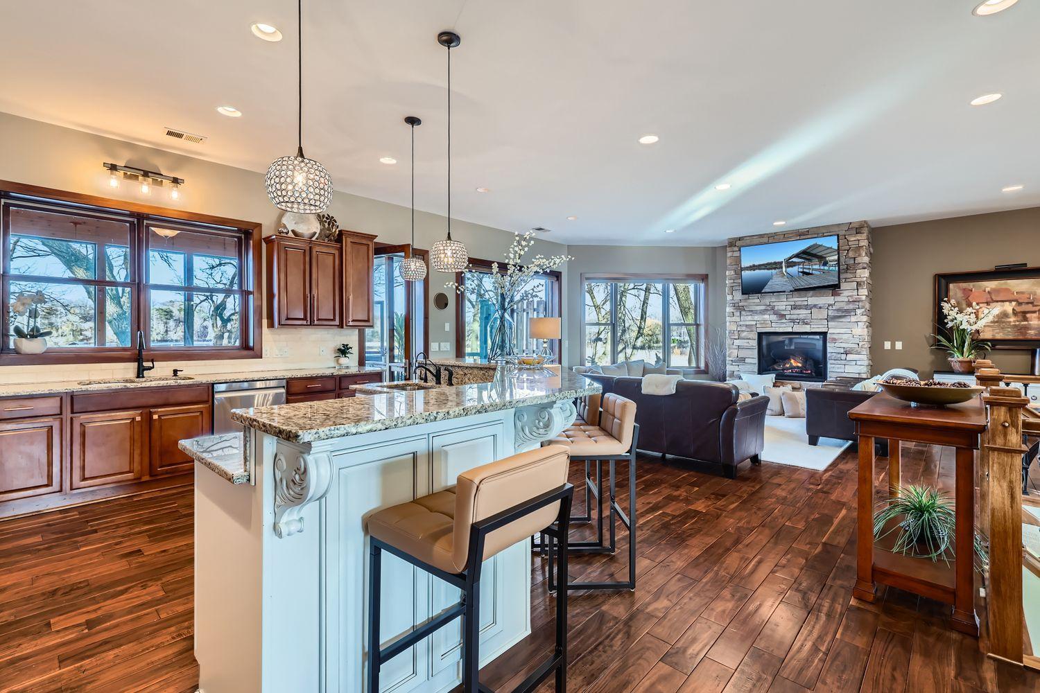 Deephaven, Minnesota, 55331, United States, 4 Bedrooms Bedrooms, ,5 BathroomsBathrooms,Residential,For Sale,1950971