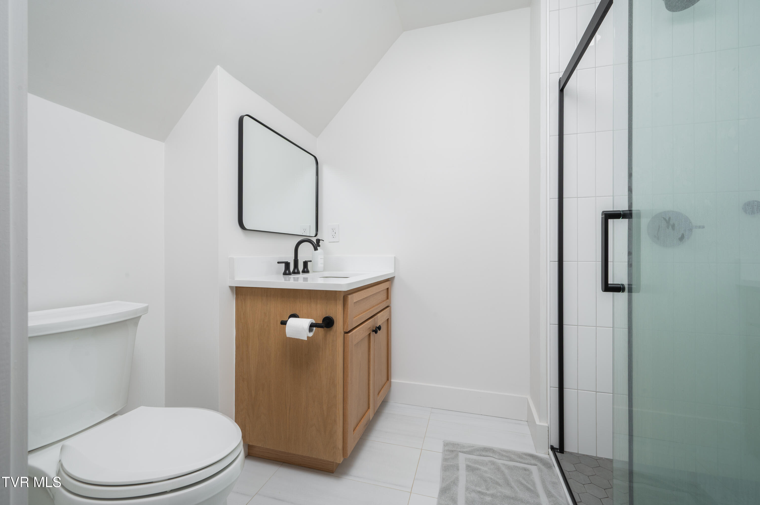 Kingsport, Tennessee, 37664, United States, 4 Bedrooms Bedrooms, ,4 BathroomsBathrooms,Residential,For Sale,1981214