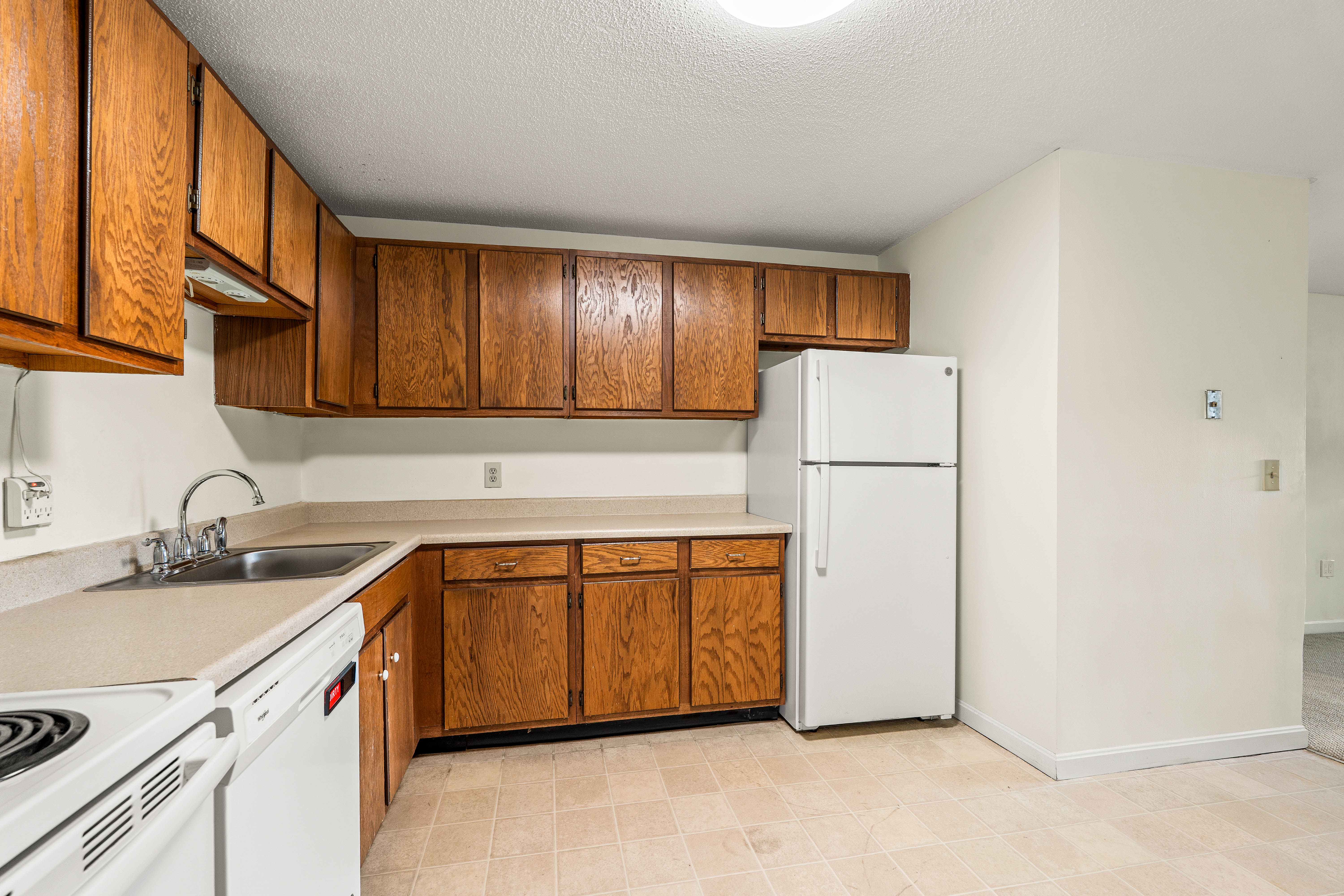  1202 White Cedar Boulevard, Portsmouth, NH 03801 - 物件實景