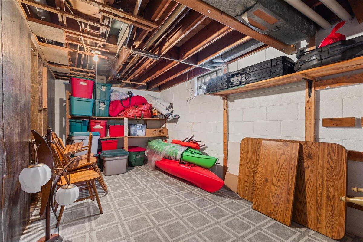 West Bend, Wisconsin, 53090, United States, 4 Bedrooms Bedrooms, ,3 BathroomsBathrooms,Residential,For Sale,1960551