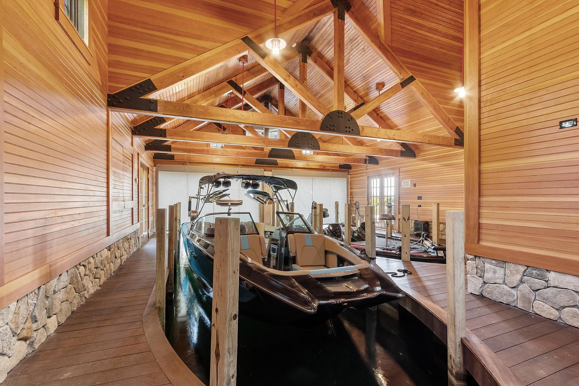 Meredith, New Hampshire, 03253, United States, 7 Bedrooms Bedrooms, ,6 BathroomsBathrooms,Residential,For Sale,1897806