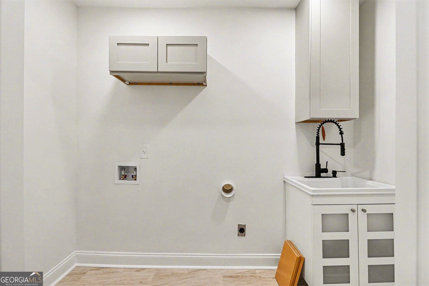 Atlanta, Georgia, 30345, United States, 4 Bedrooms Bedrooms, ,3 BathroomsBathrooms,Residential,For Sale,2007890