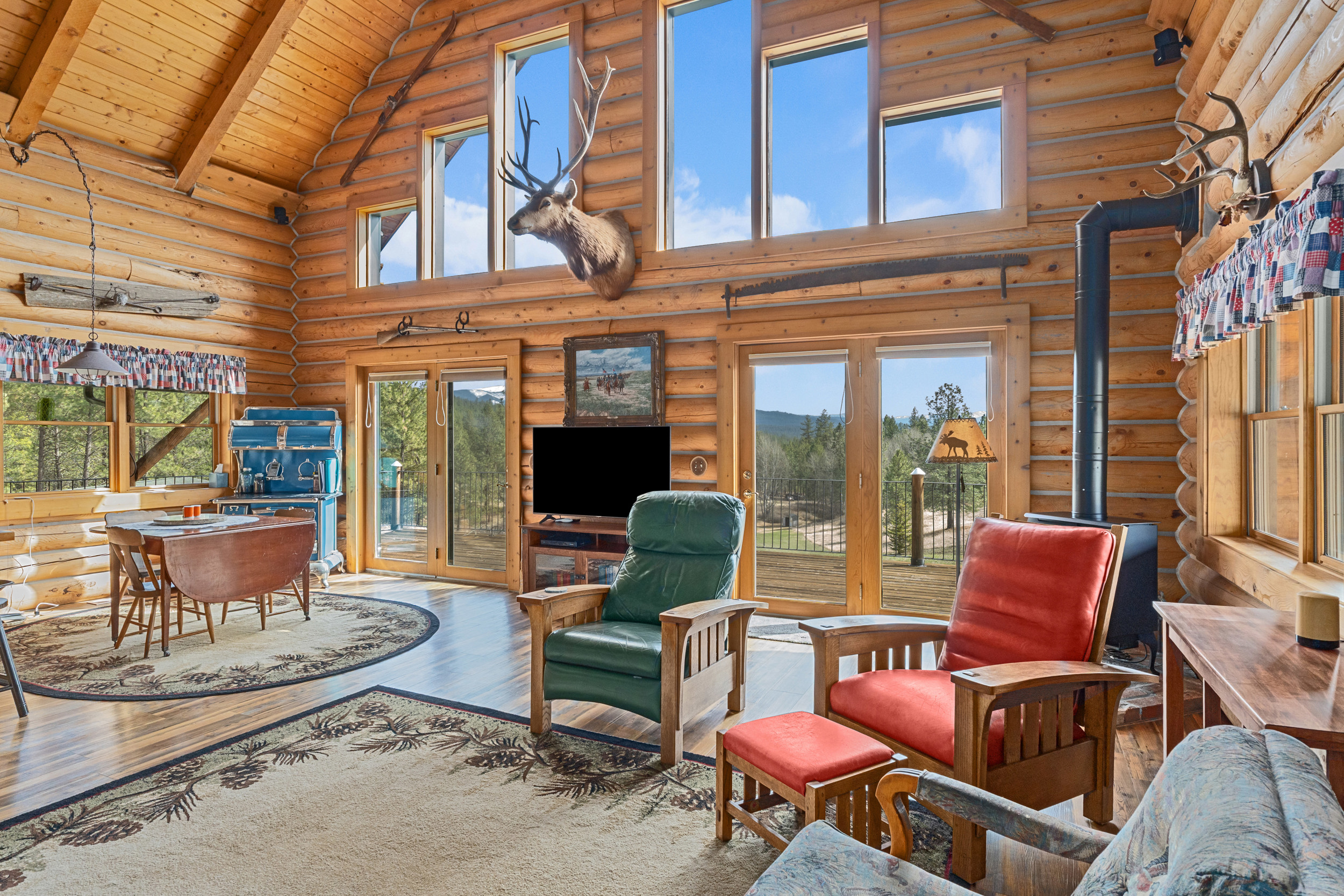 Colville, Washington, 99114, United States, 2 Bedrooms Bedrooms, ,3 BathroomsBathrooms,Residential,For Sale,1763209
